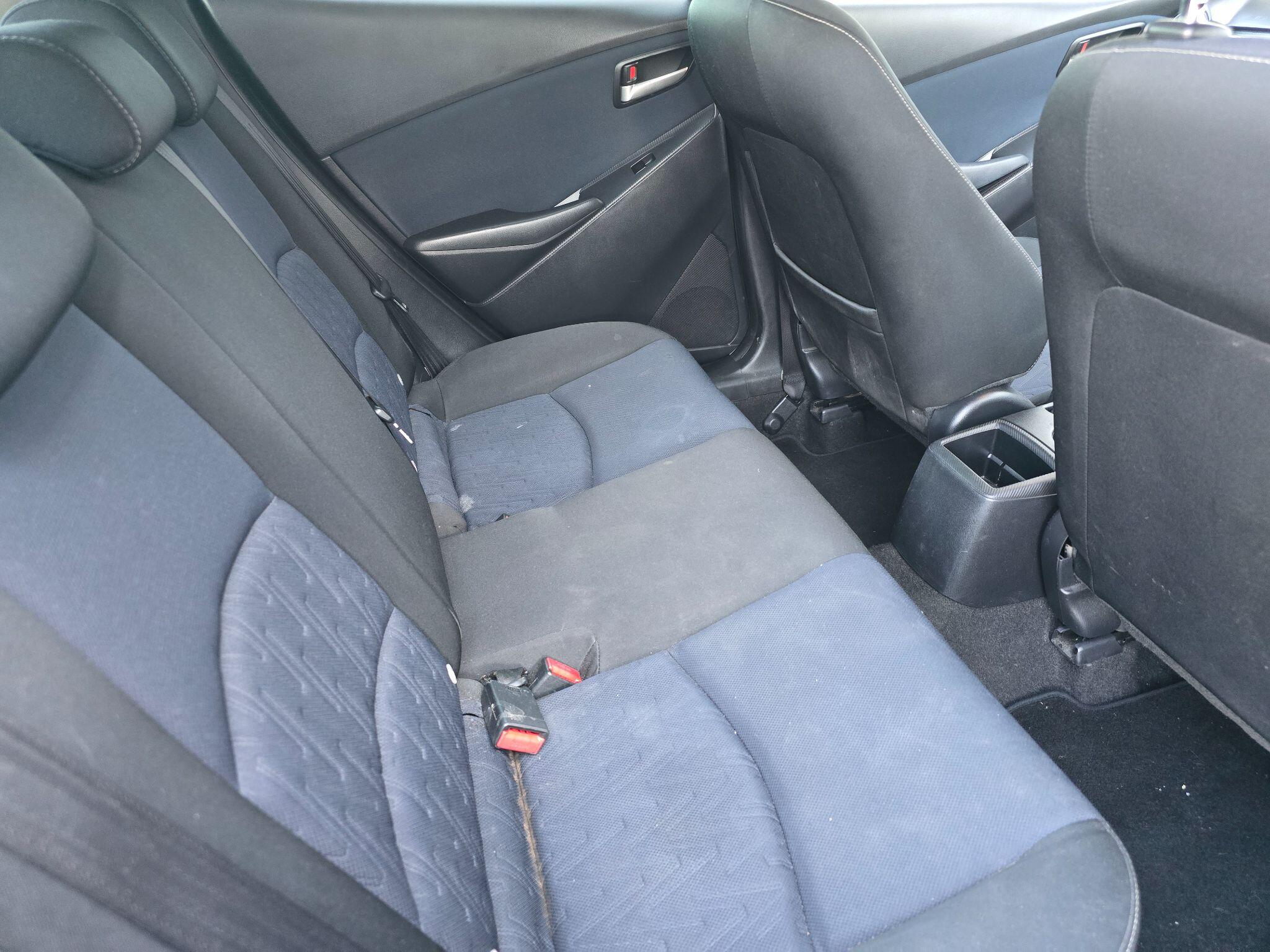 Mazda Mazda2 view 13