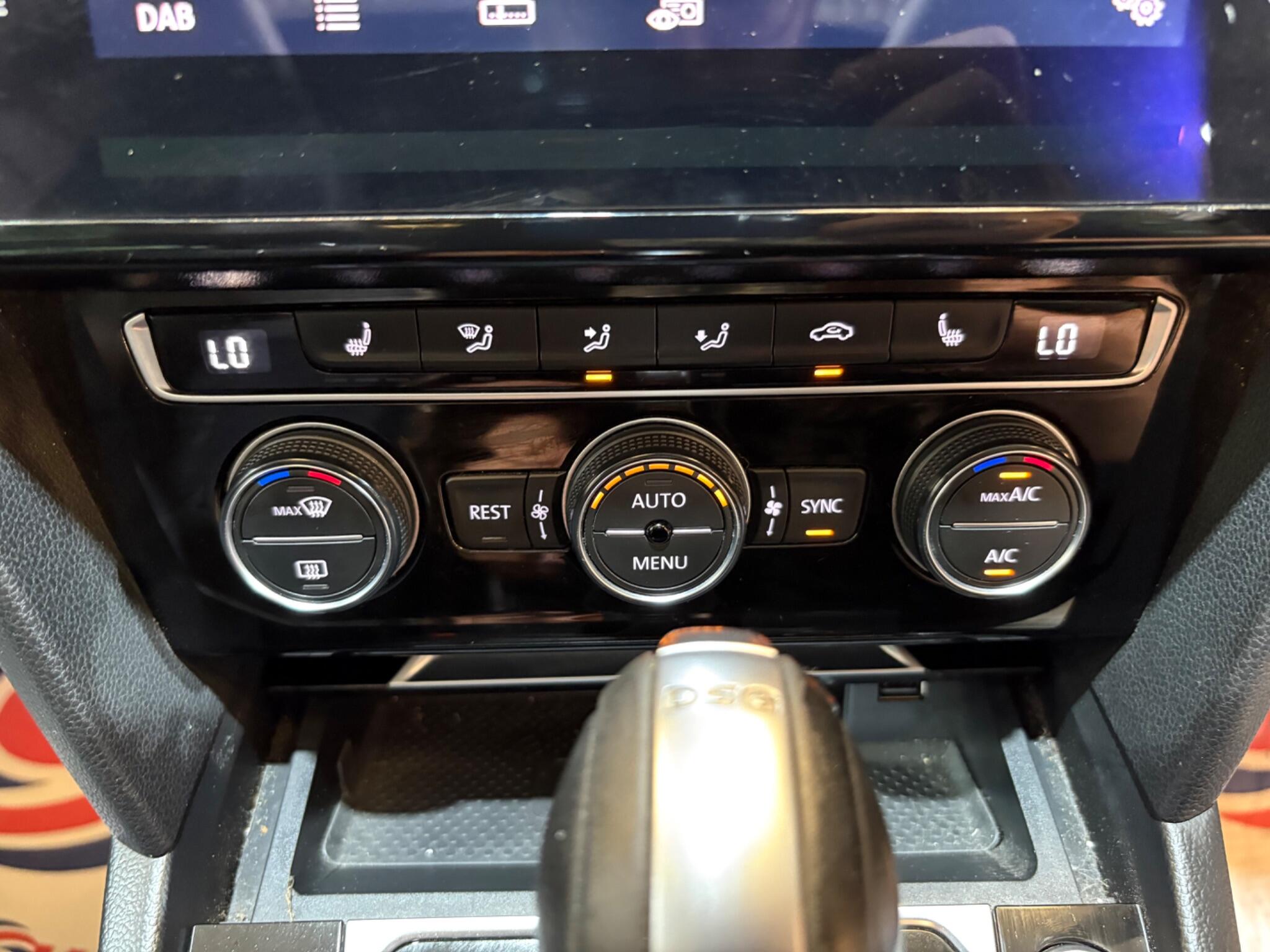 Volkswagen Passat view 59