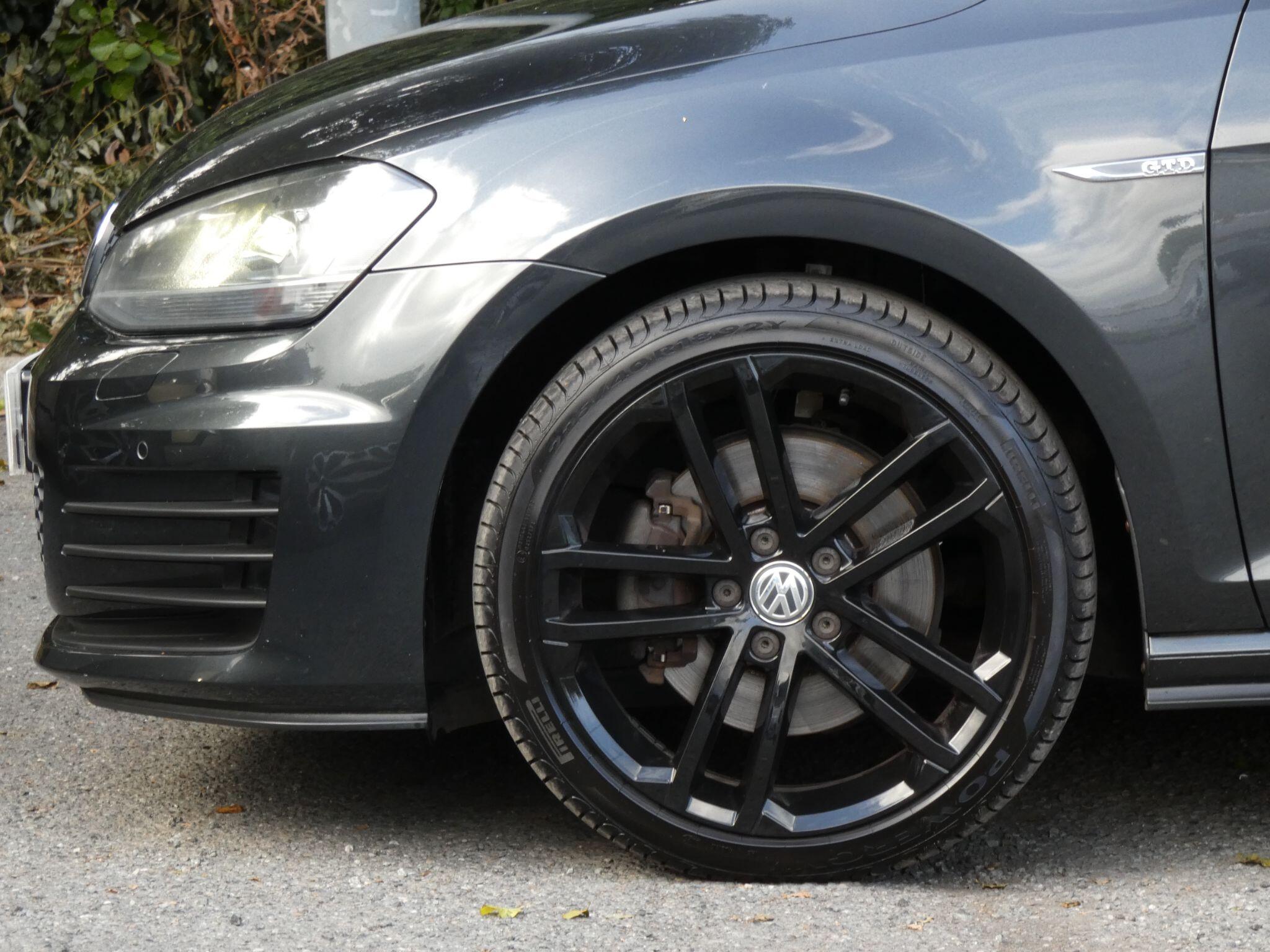 Volkswagen Golf view 34