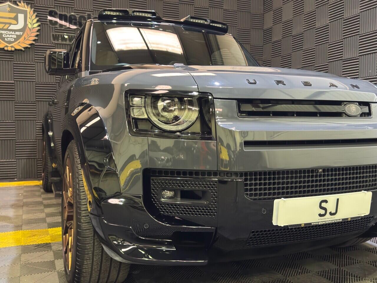 Land Rover Defender 110 view 6