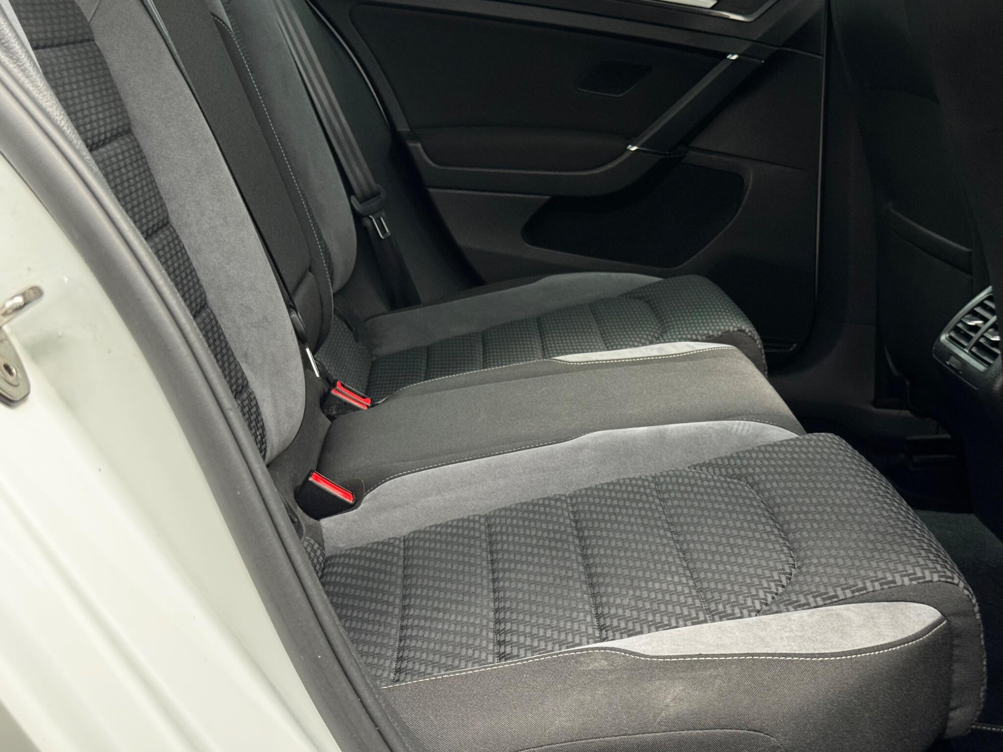Volkswagen Golf view 59