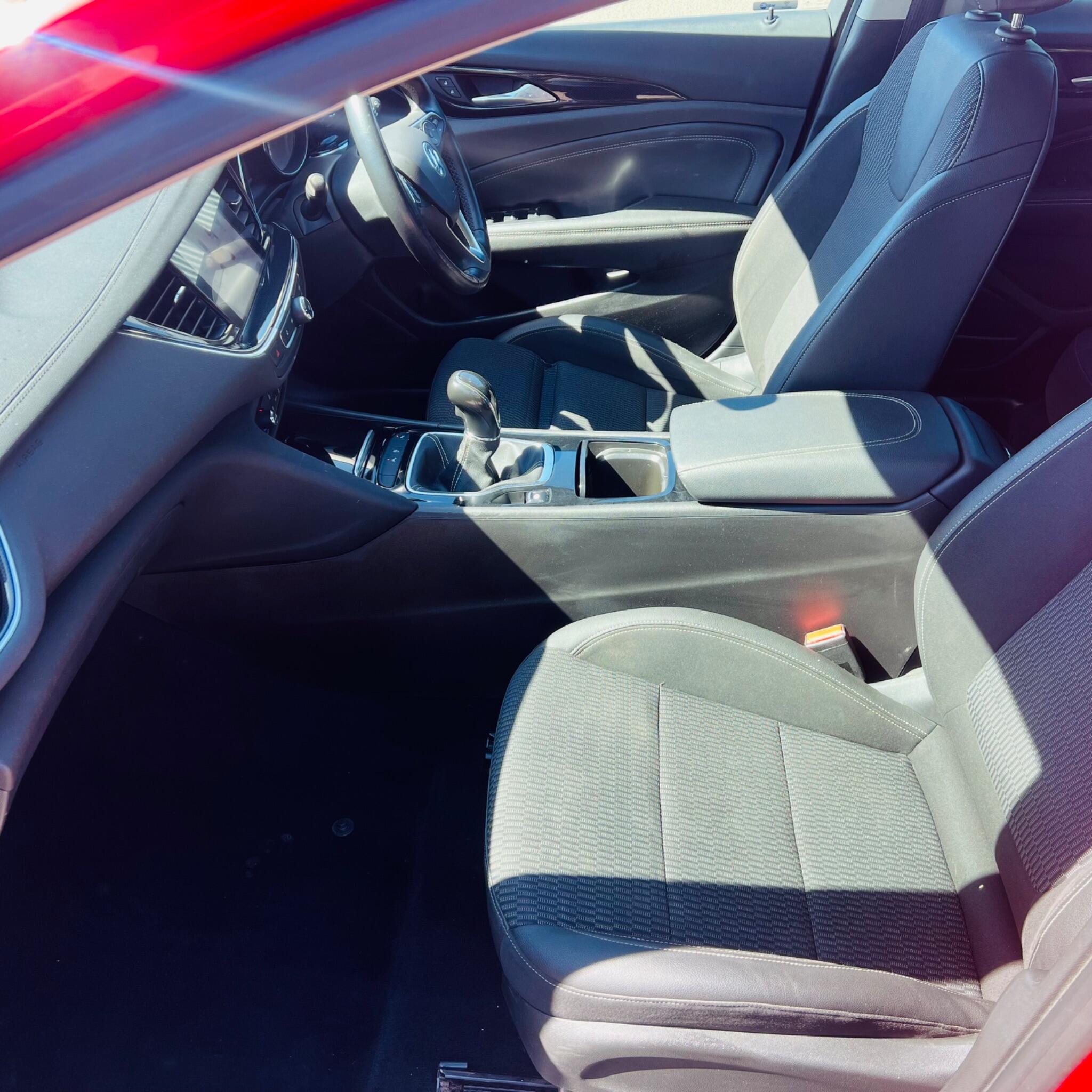 Vauxhall Insignia view 3