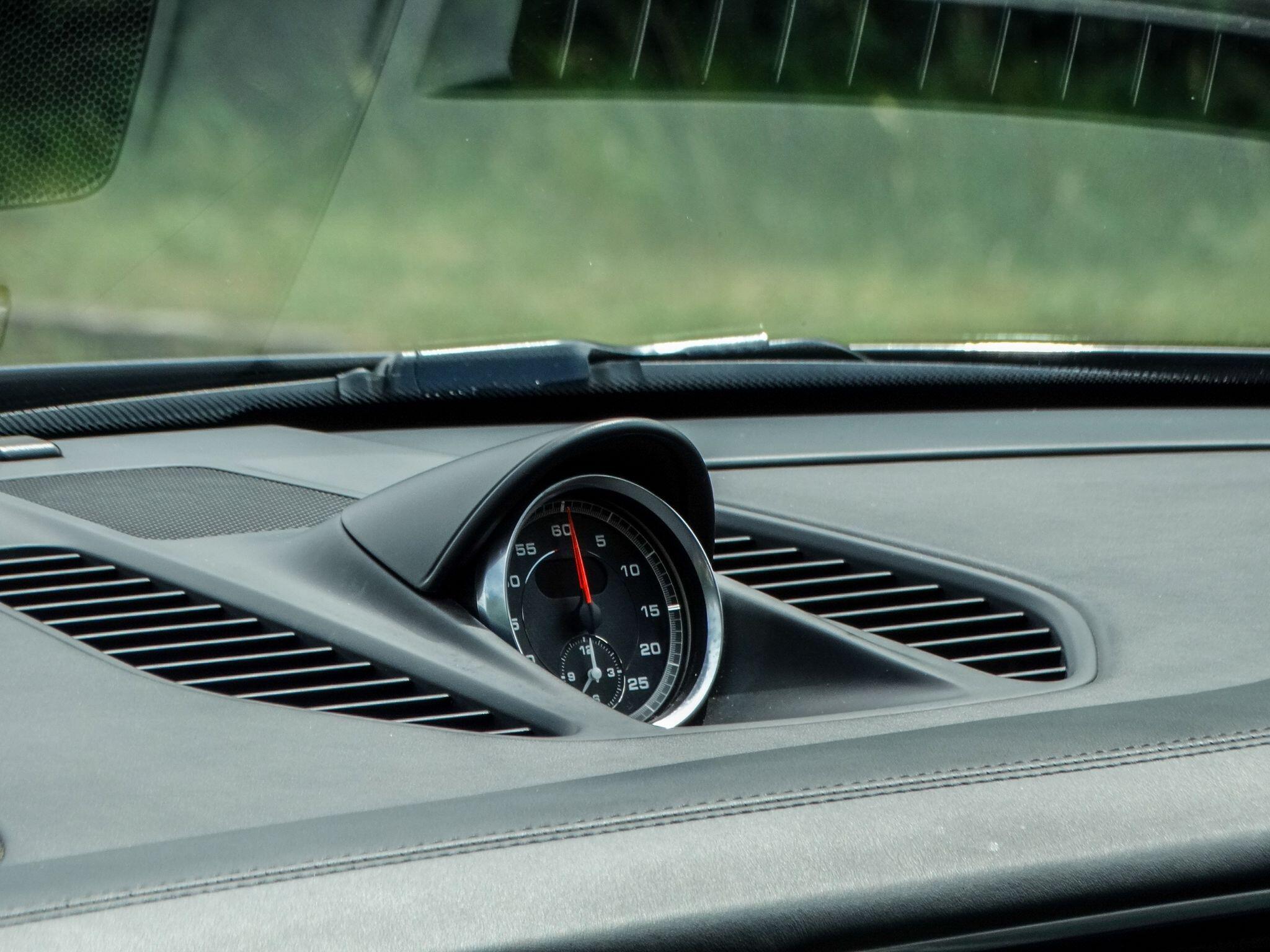 Porsche 911 view 15