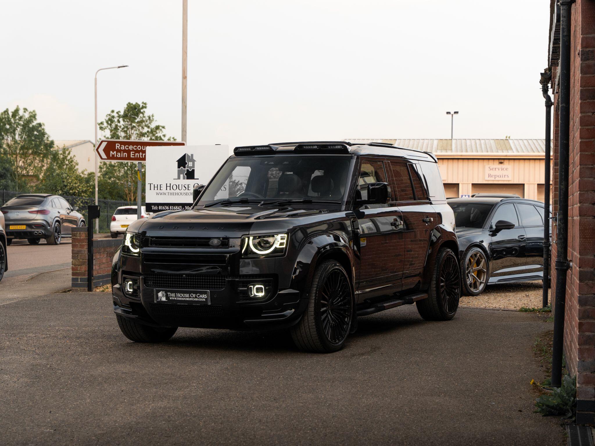 Land Rover Defender 110 view 9