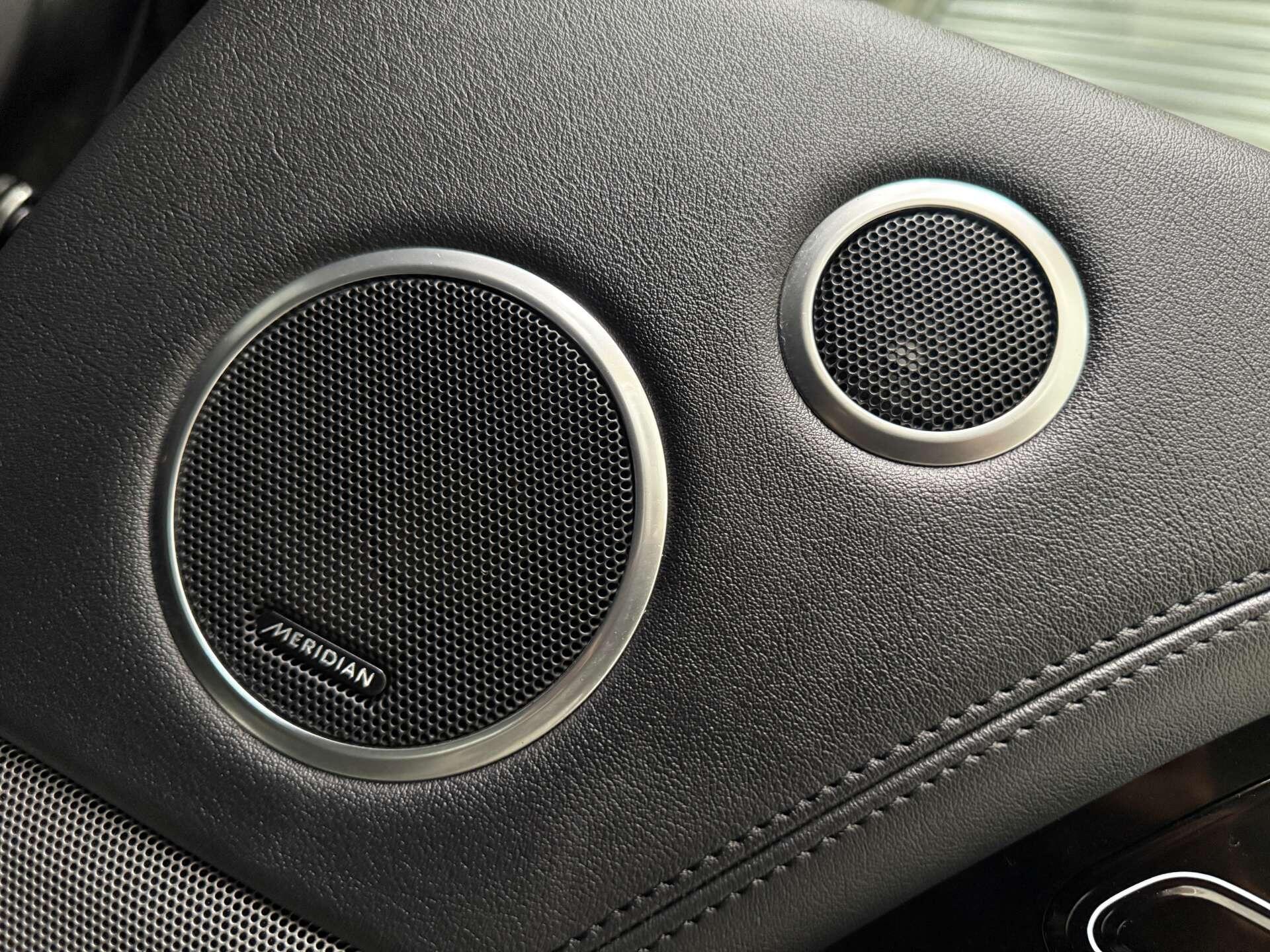 Land Rover Range Rover view 22
