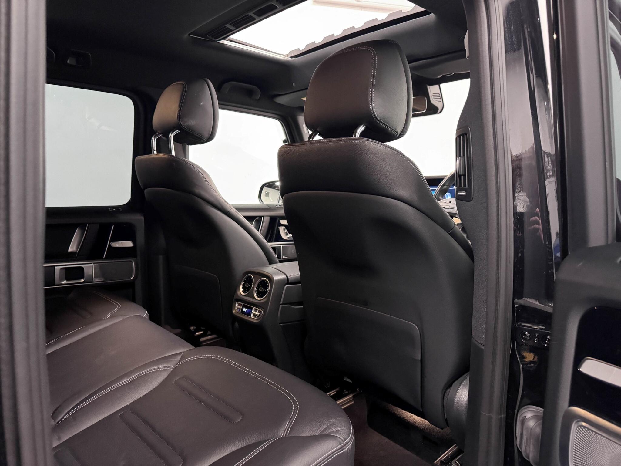 Mercedes-Benz G-Class view 27