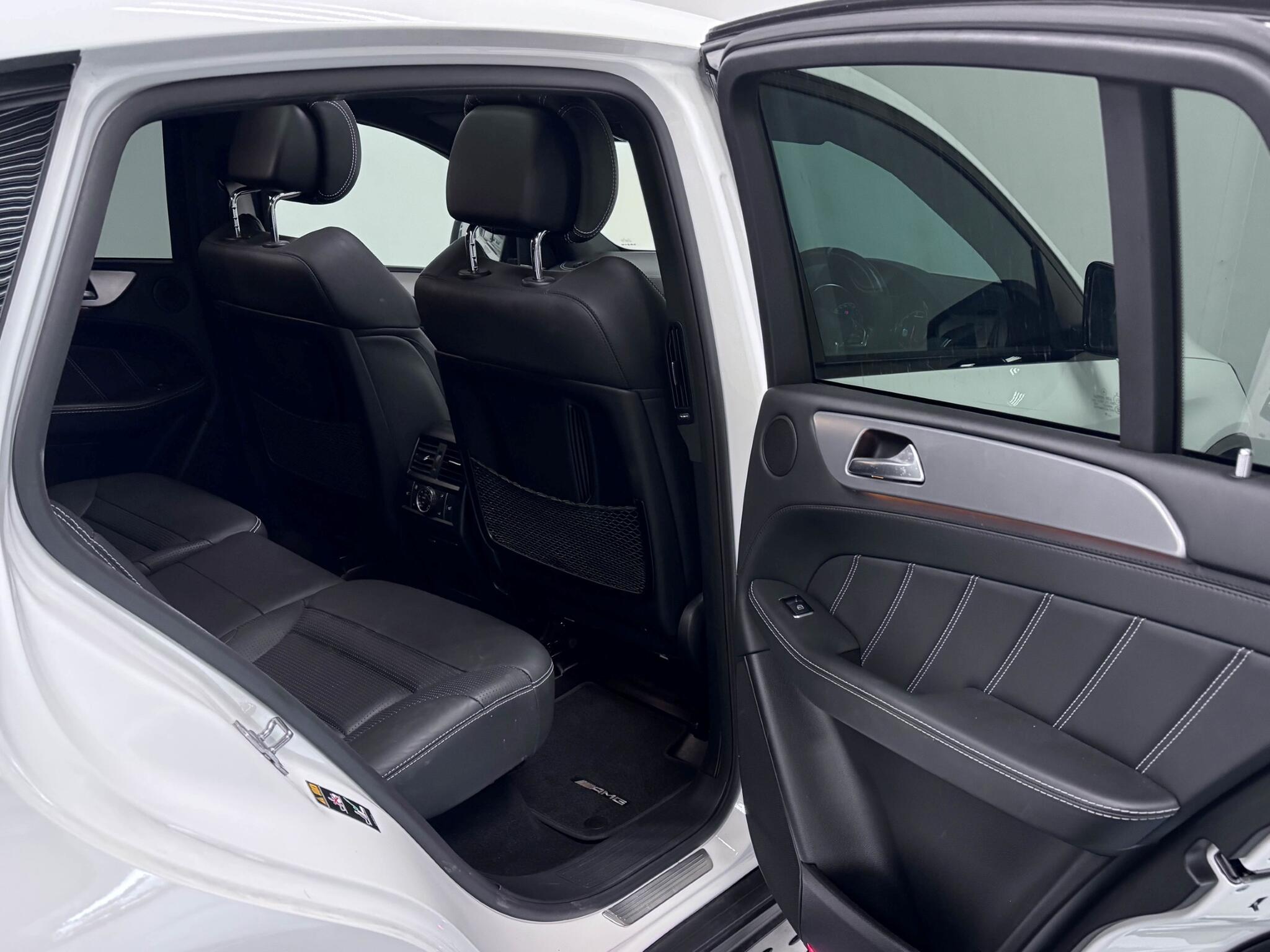 Mercedes-Benz Gle view 36