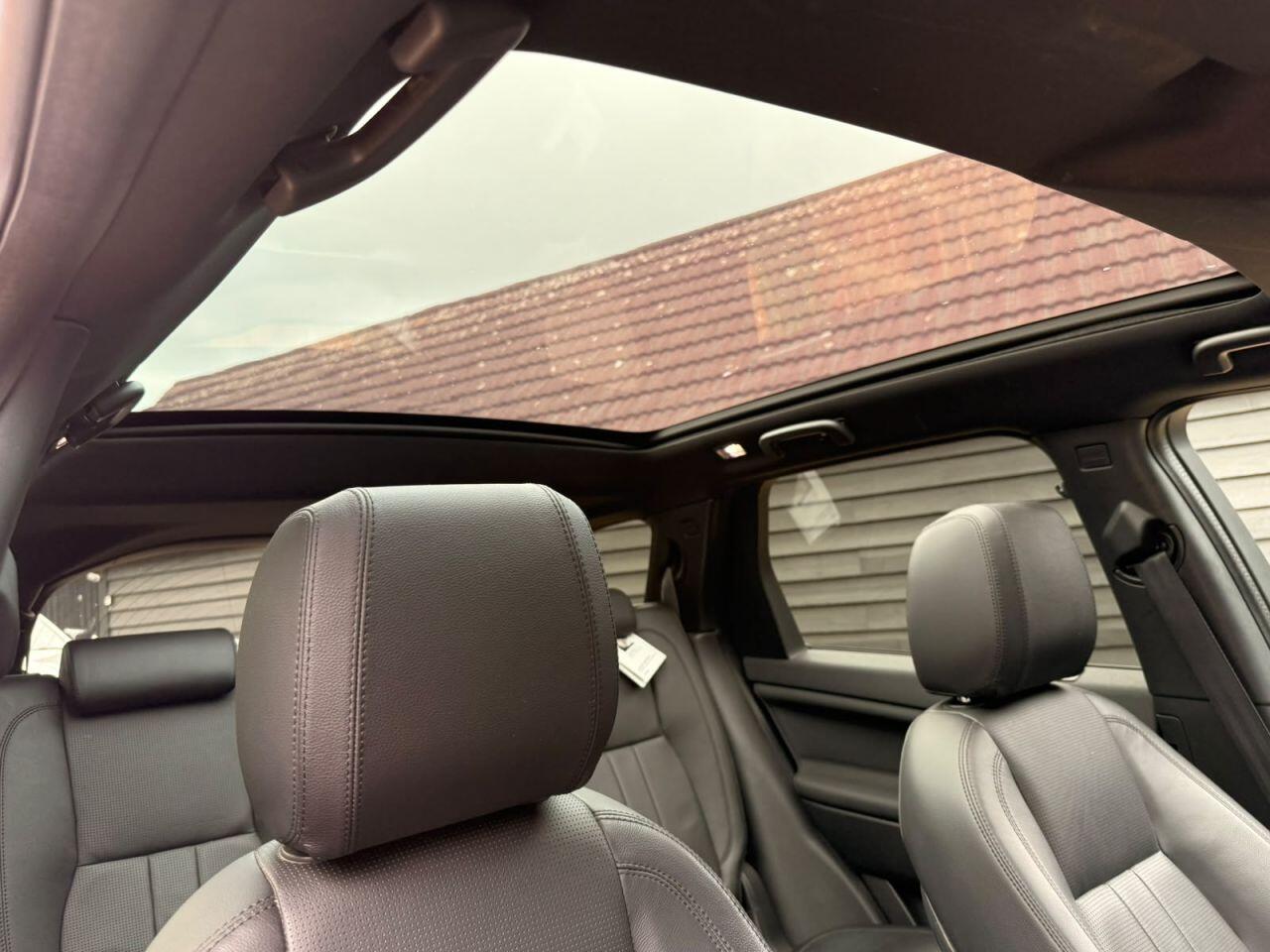 Land Rover Discovery Sport view 17
