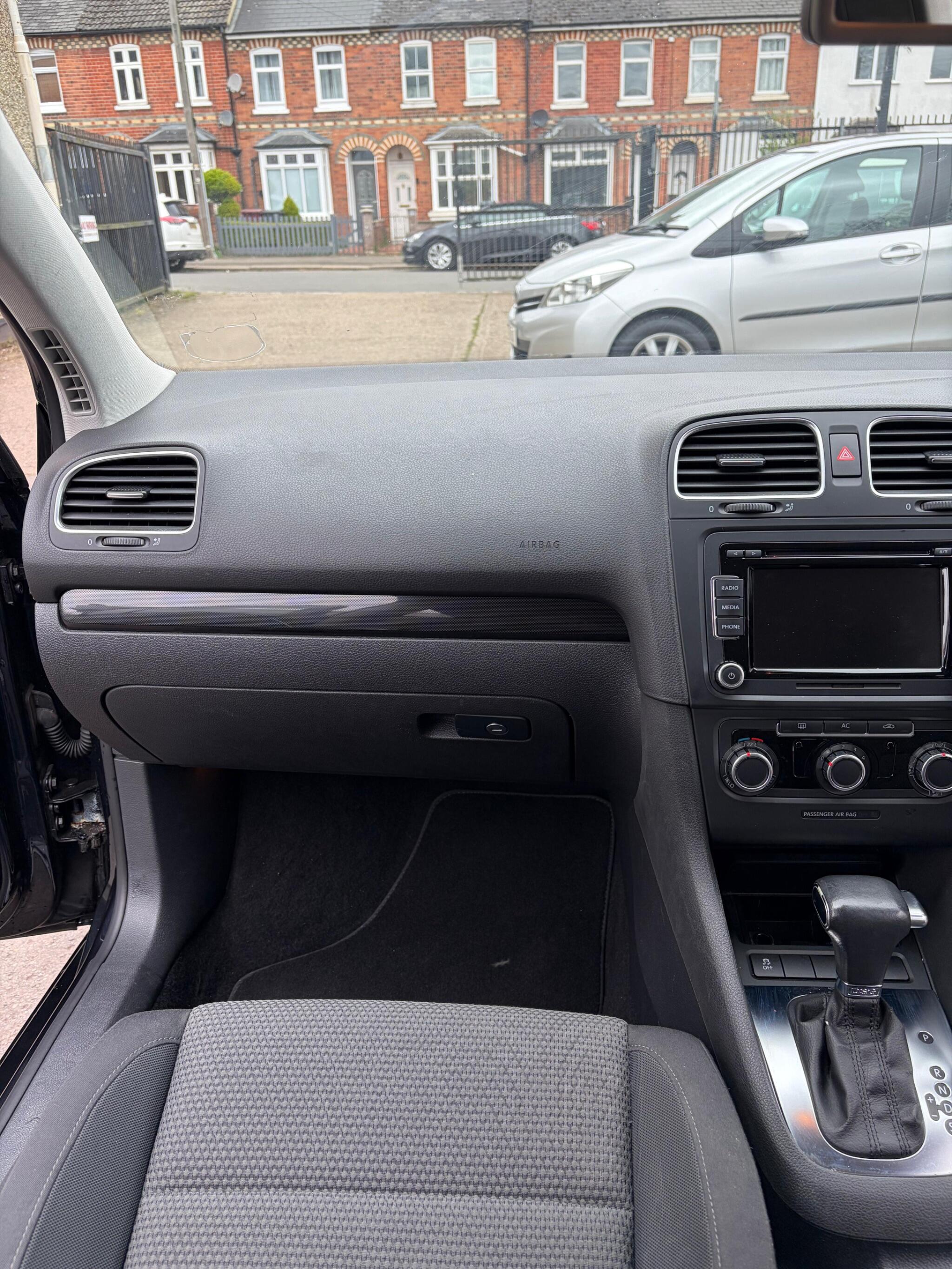 2010 Volkswagen Golf 1.4 TSI SE DSG Euro 5 5dr image 24