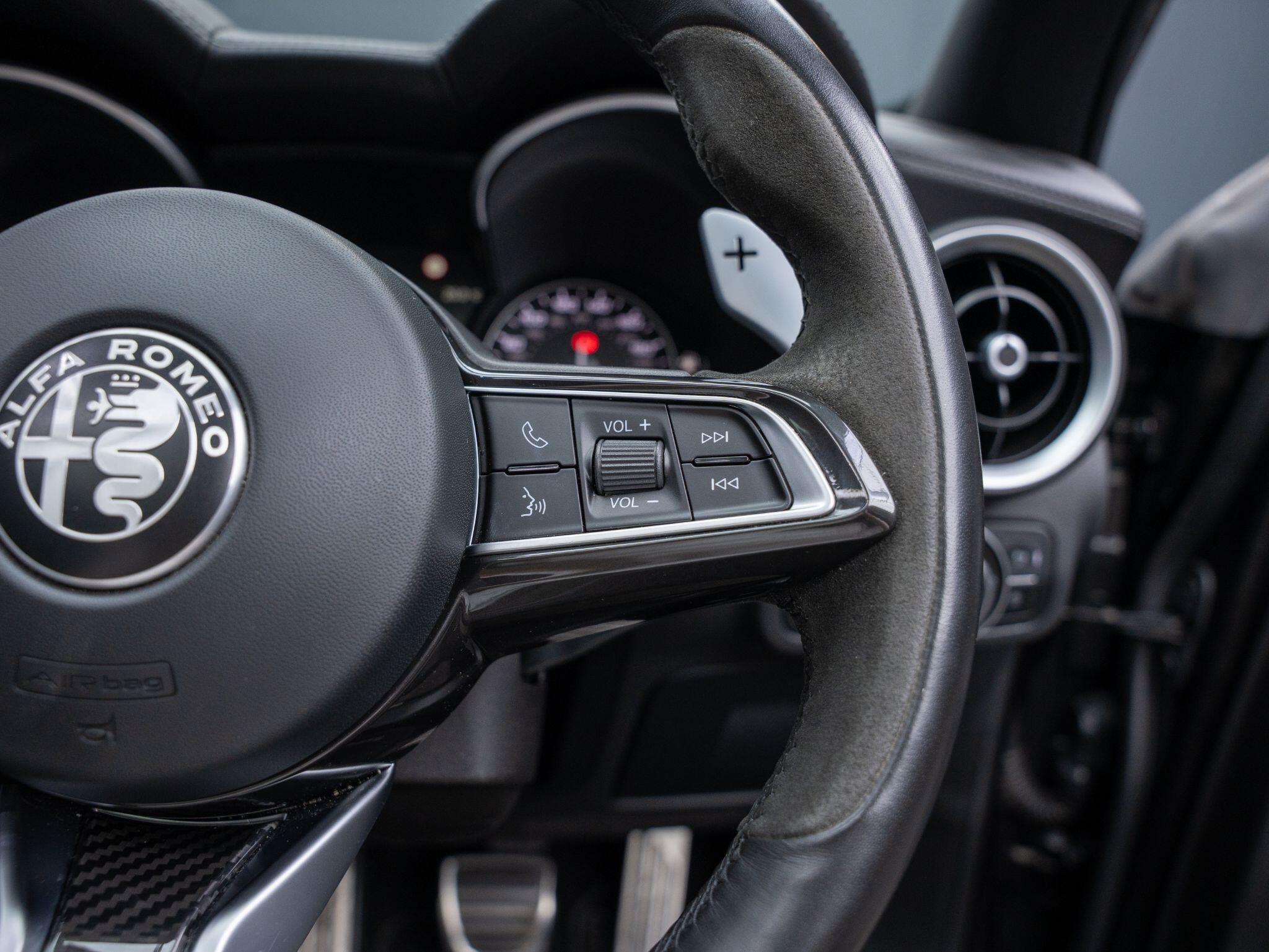 Alfa Romeo Stelvio view 34