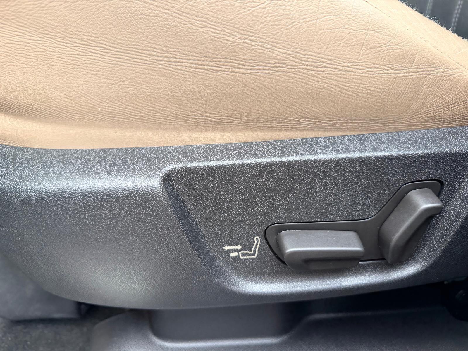 Citroen Grand C4 Picasso view 44