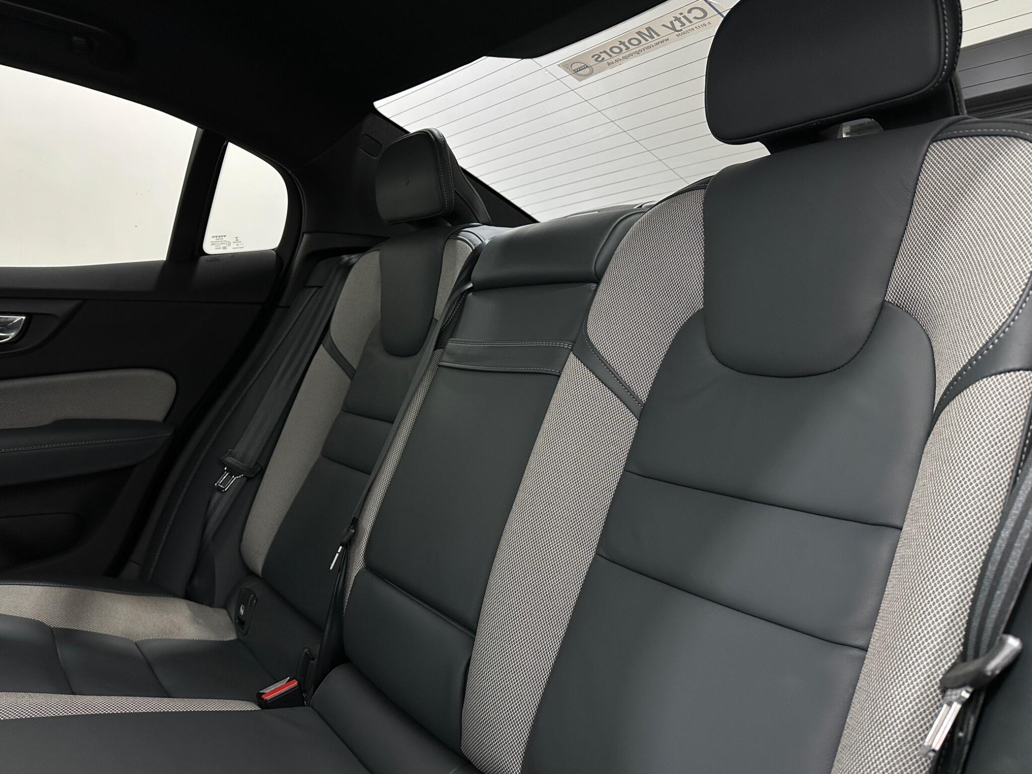 Volvo S60 view 38