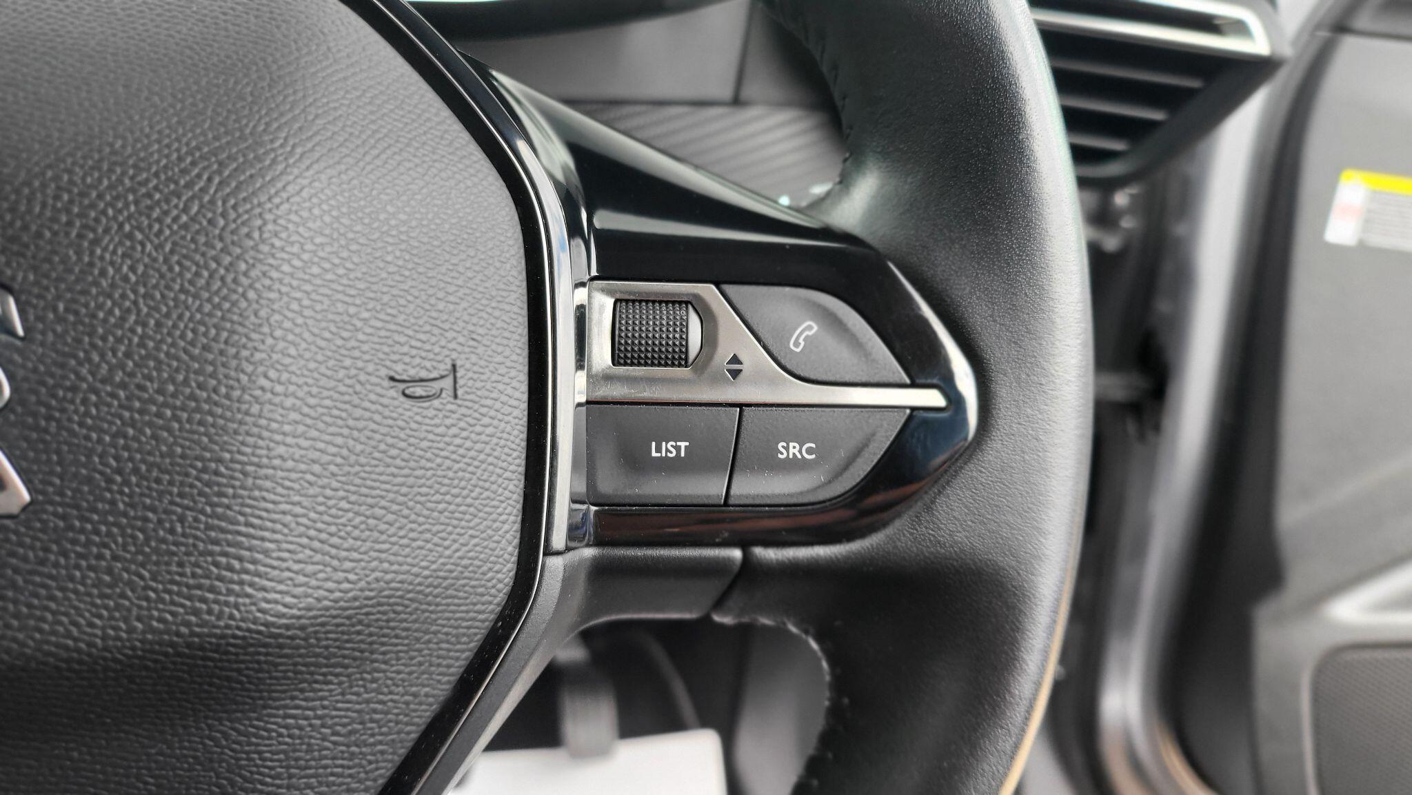 Peugeot 2008 view 23