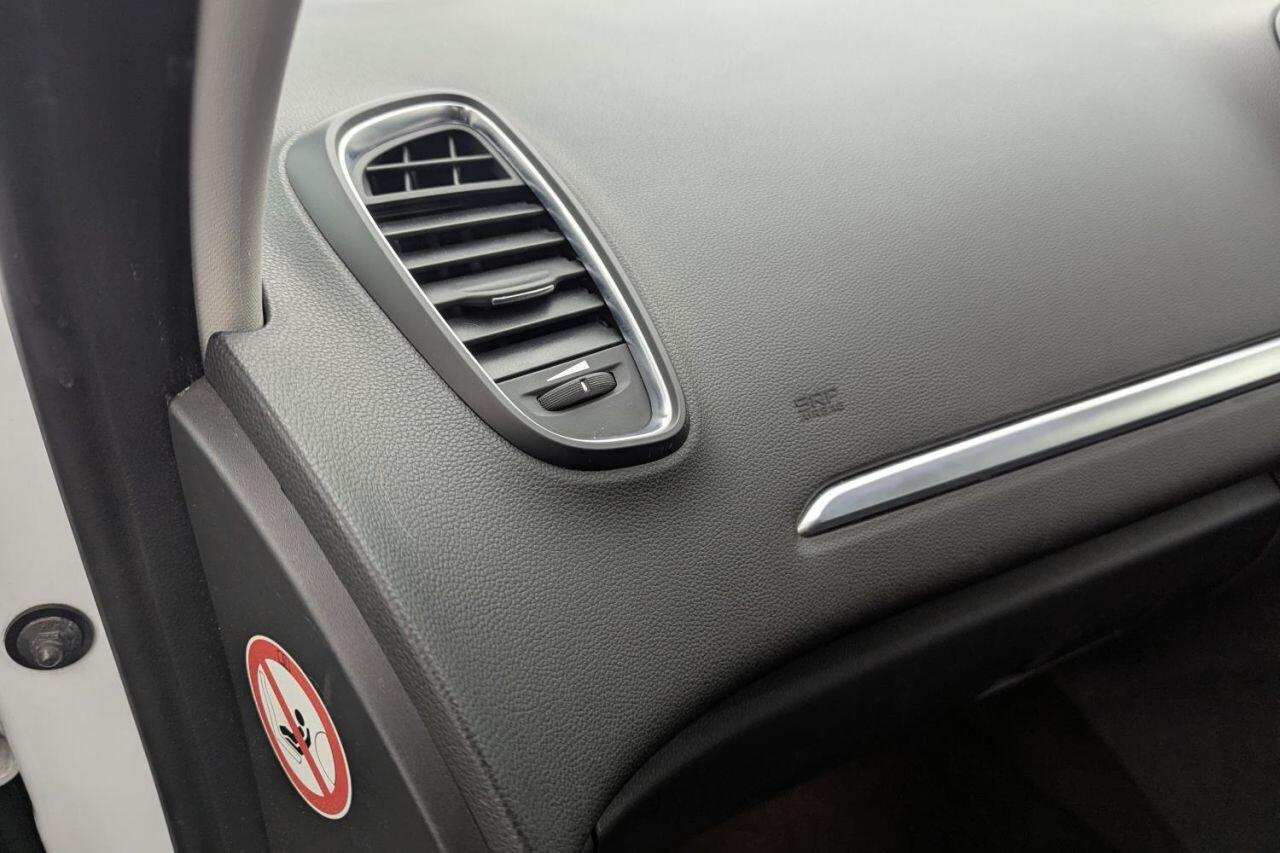 Renault Grand Scenic view 22