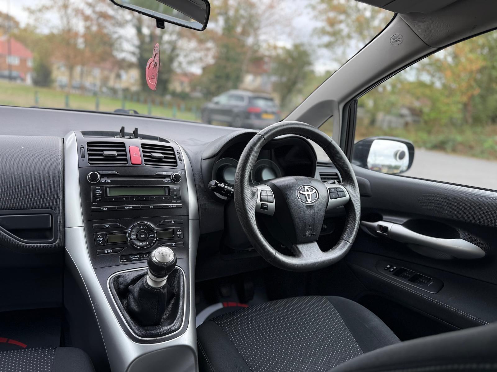 Toyota Auris view 20