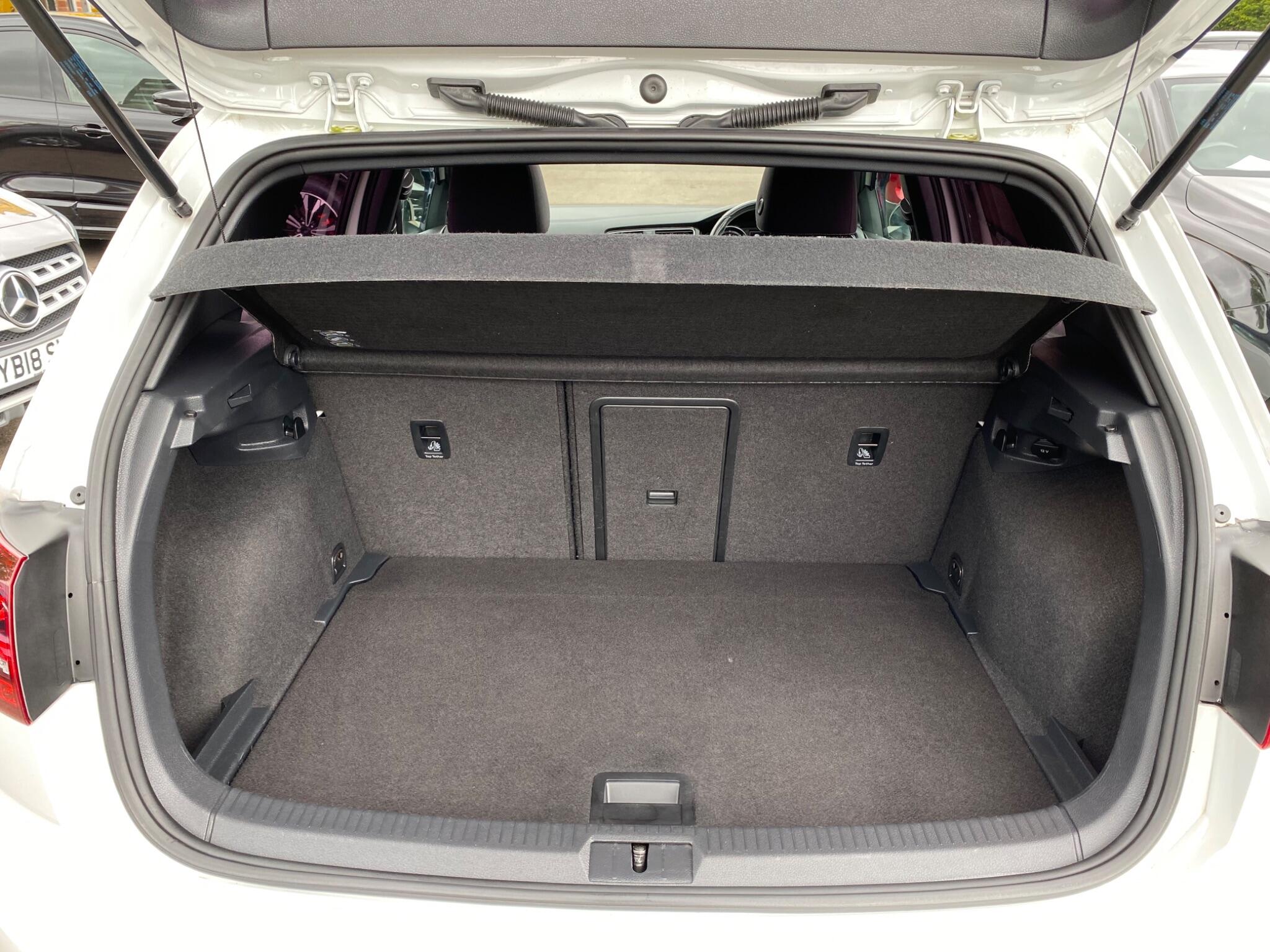 Volkswagen Golf view 40
