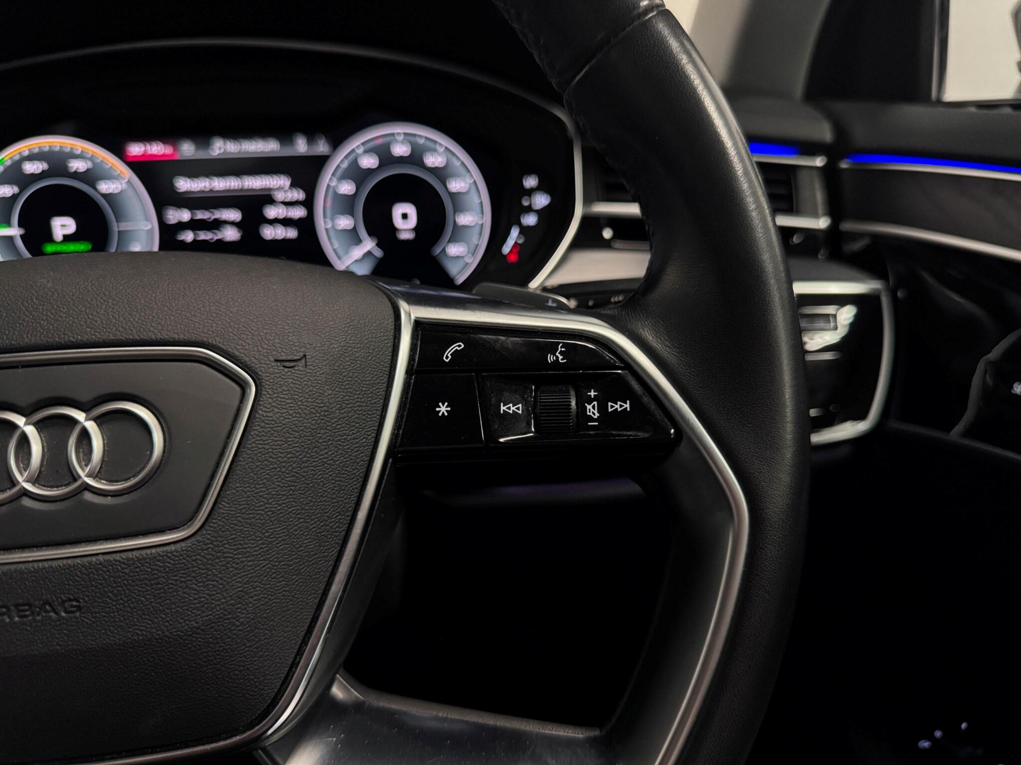 Audi A8 view 16