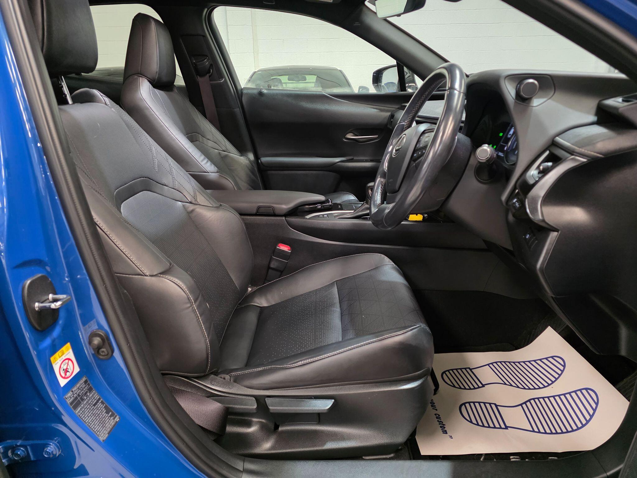 Lexus Ux view 6