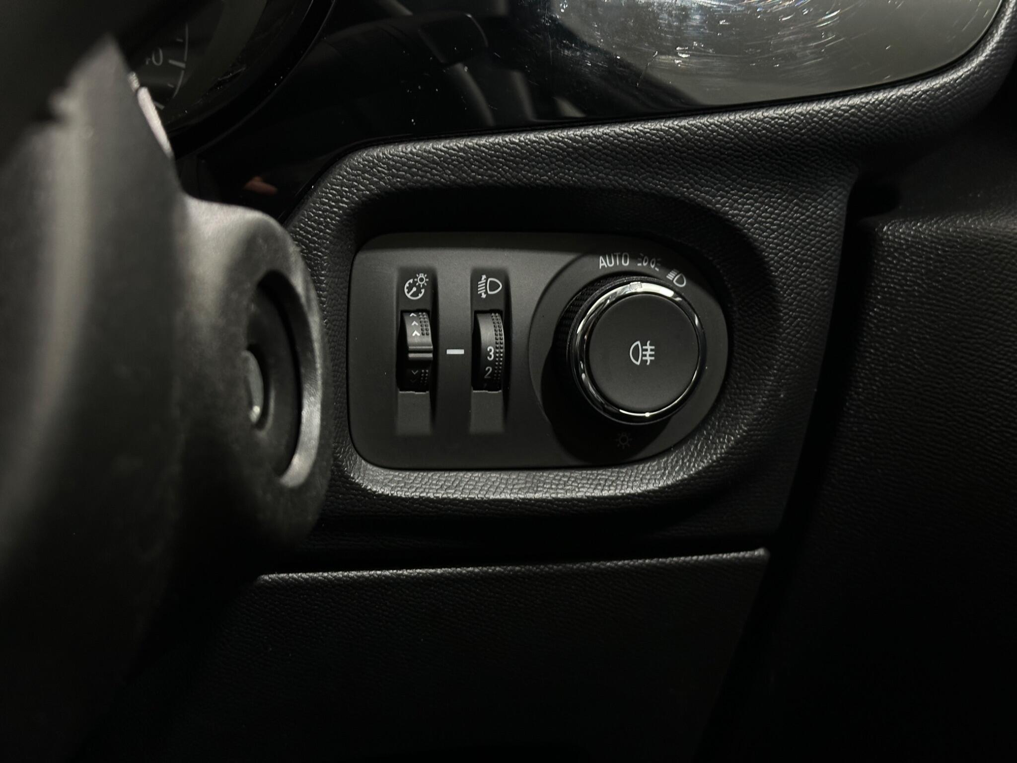 Vauxhall Corsa view 17