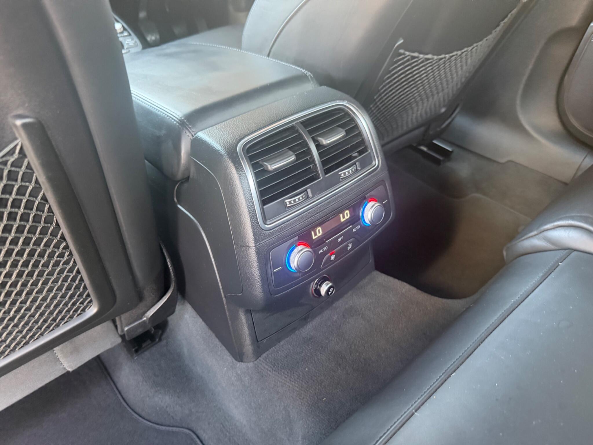 Audi A6 view 11