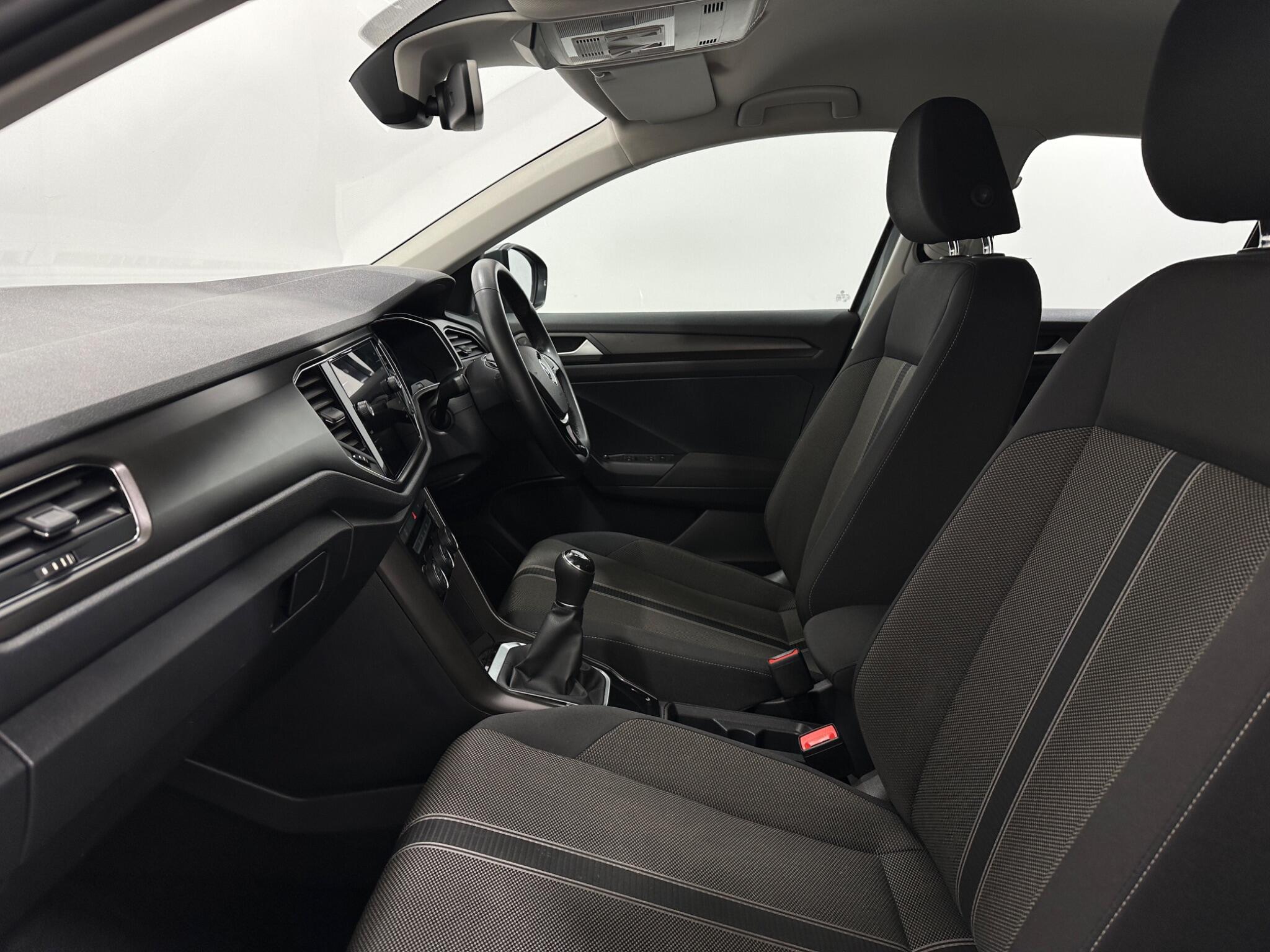 Volkswagen T-Roc view 34
