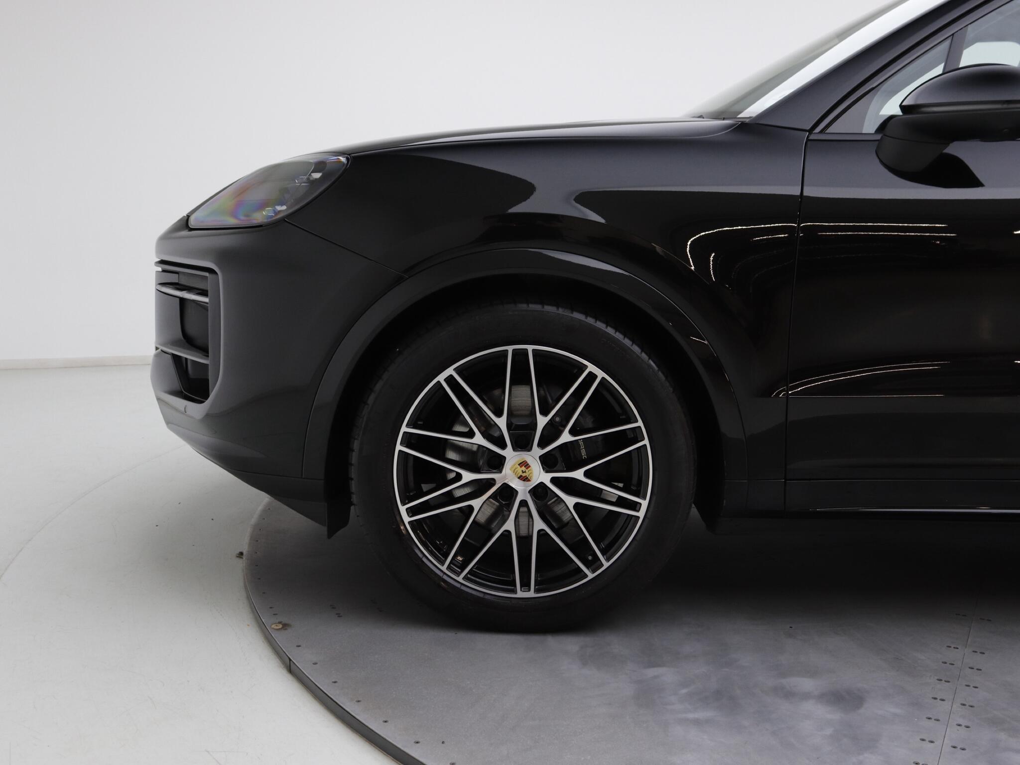 Porsche Cayenne view 20