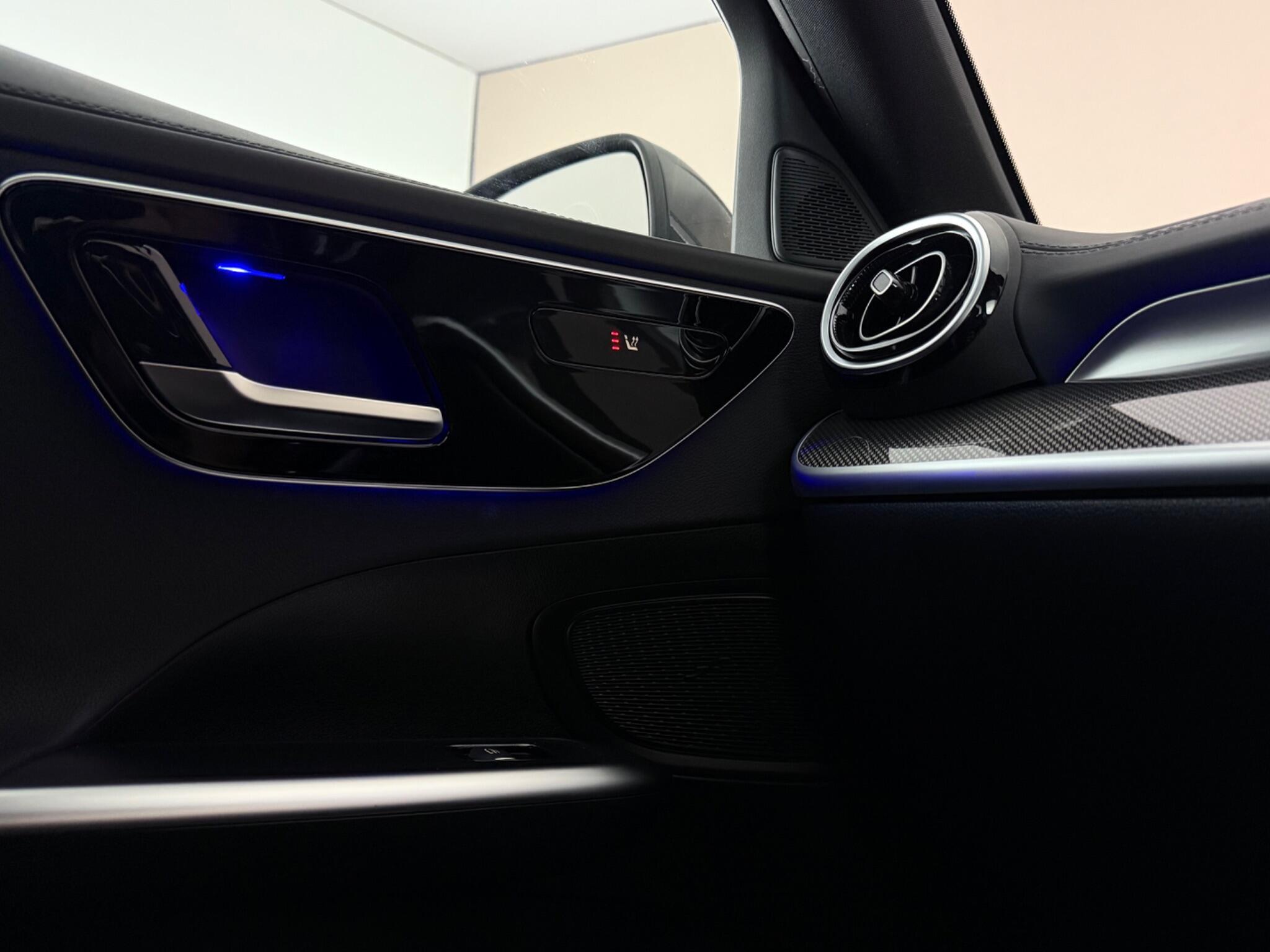Mercedes-Benz C-Class view 29