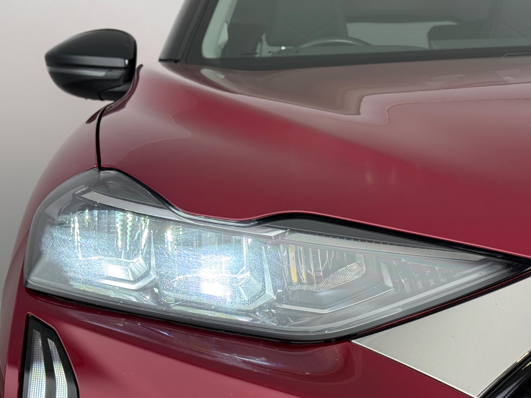 DS Automobiles DS 3 view 12