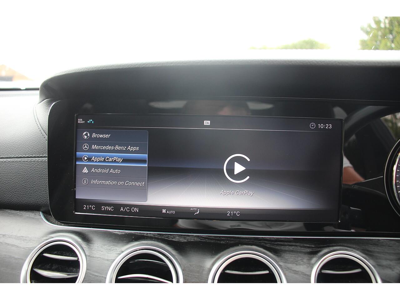 Mercedes-Benz E Class view 27