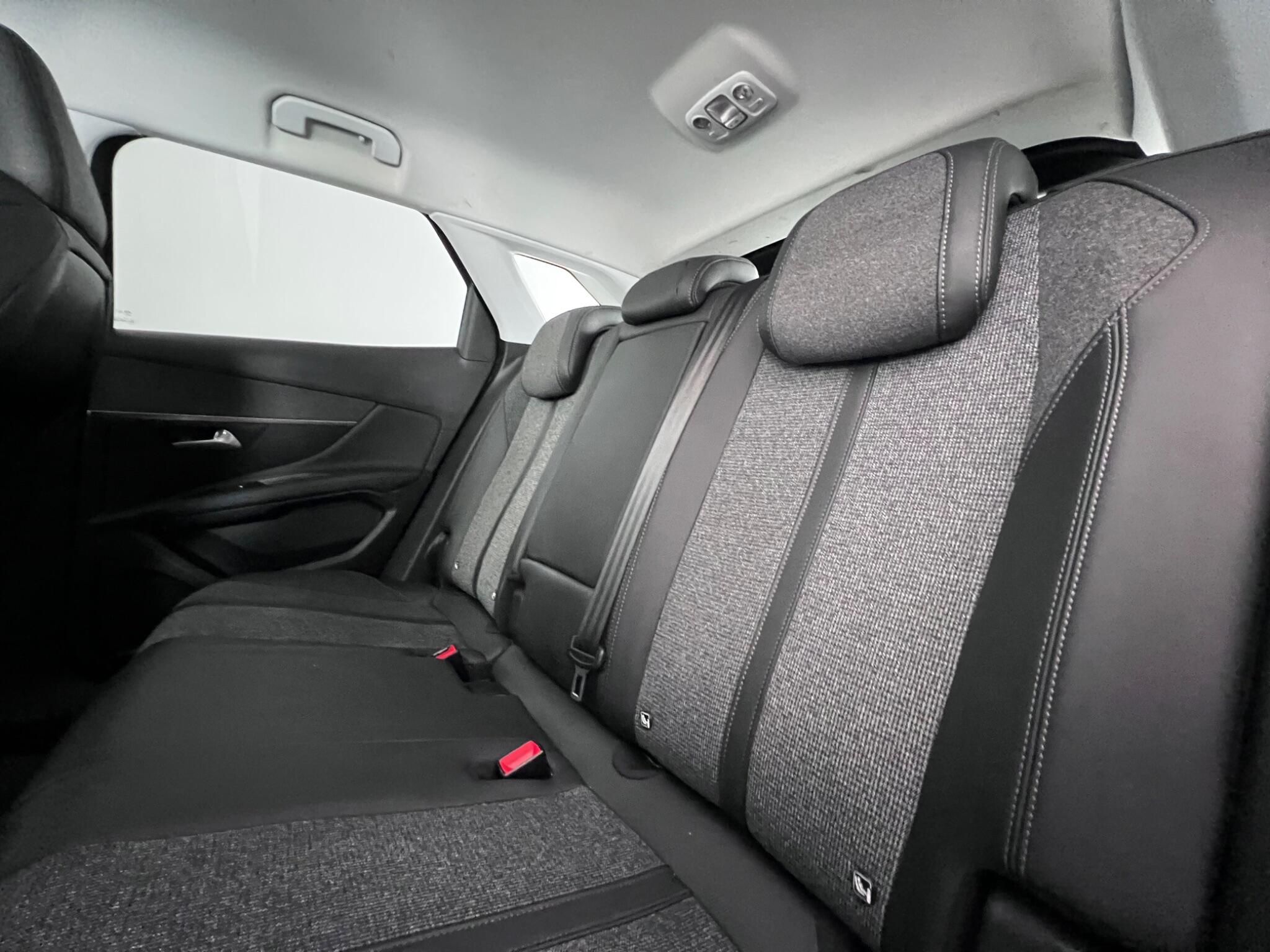 Peugeot 3008 view 16