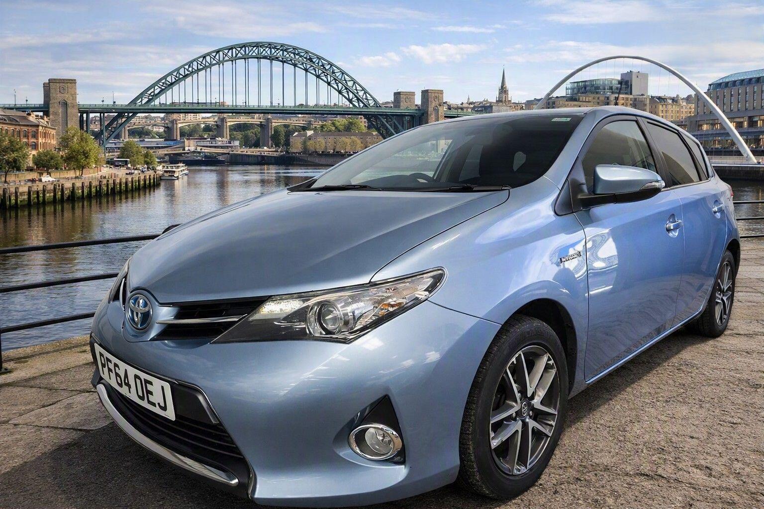 Toyota Auris view 4