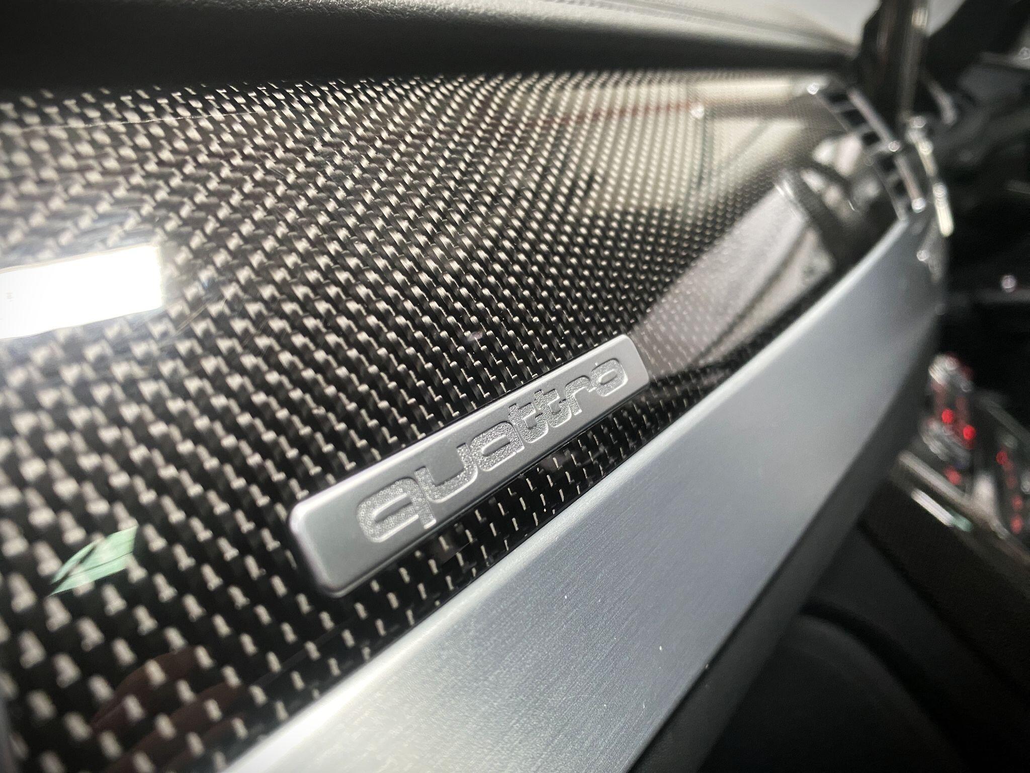 Audi S8 view 10
