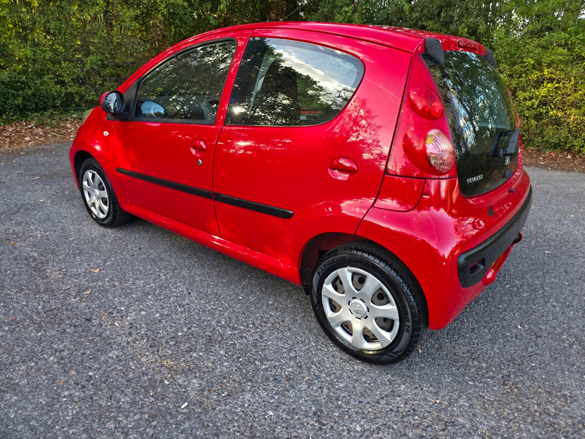 Peugeot 107 view 9