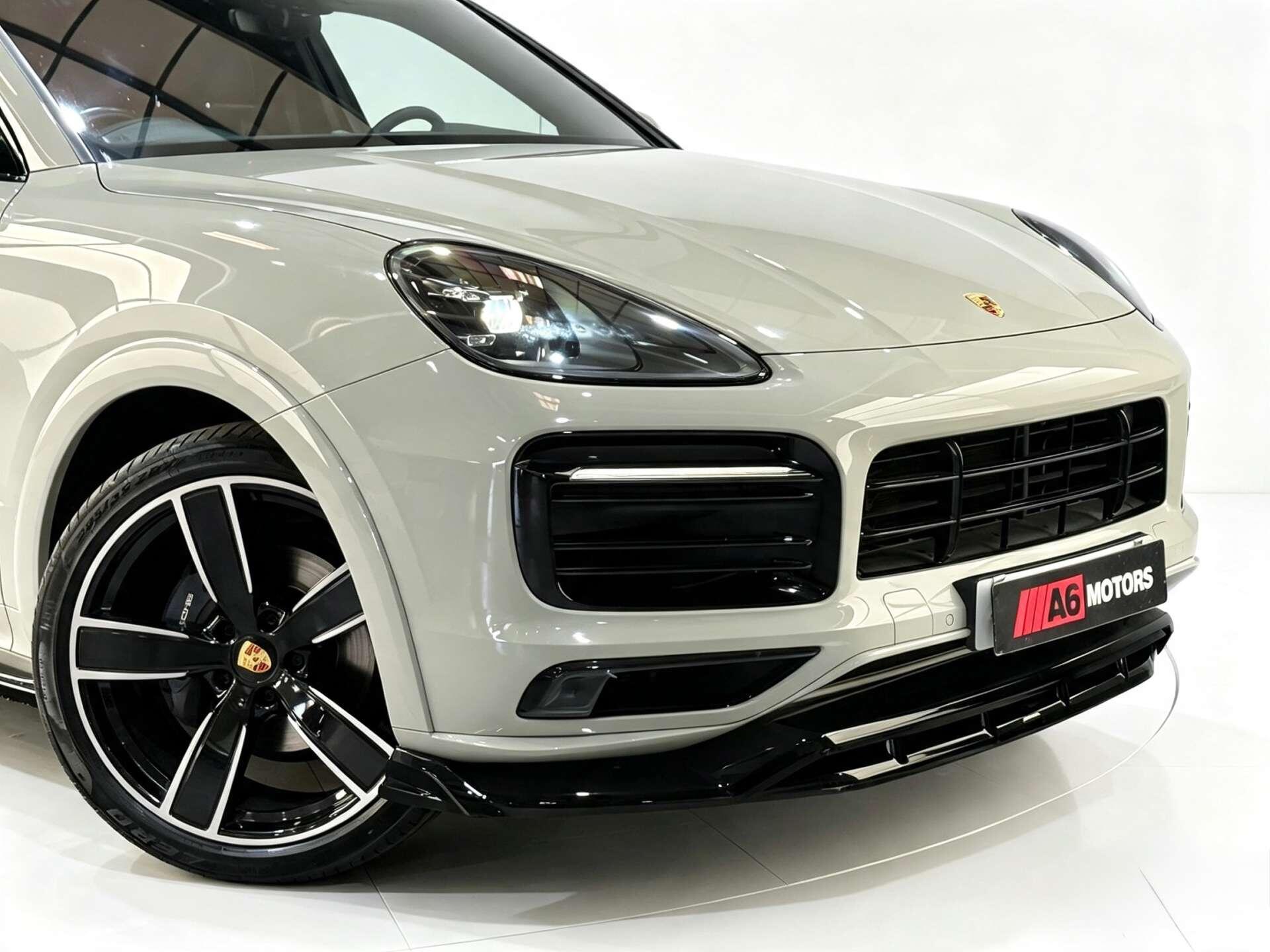 Porsche Cayenne view 3