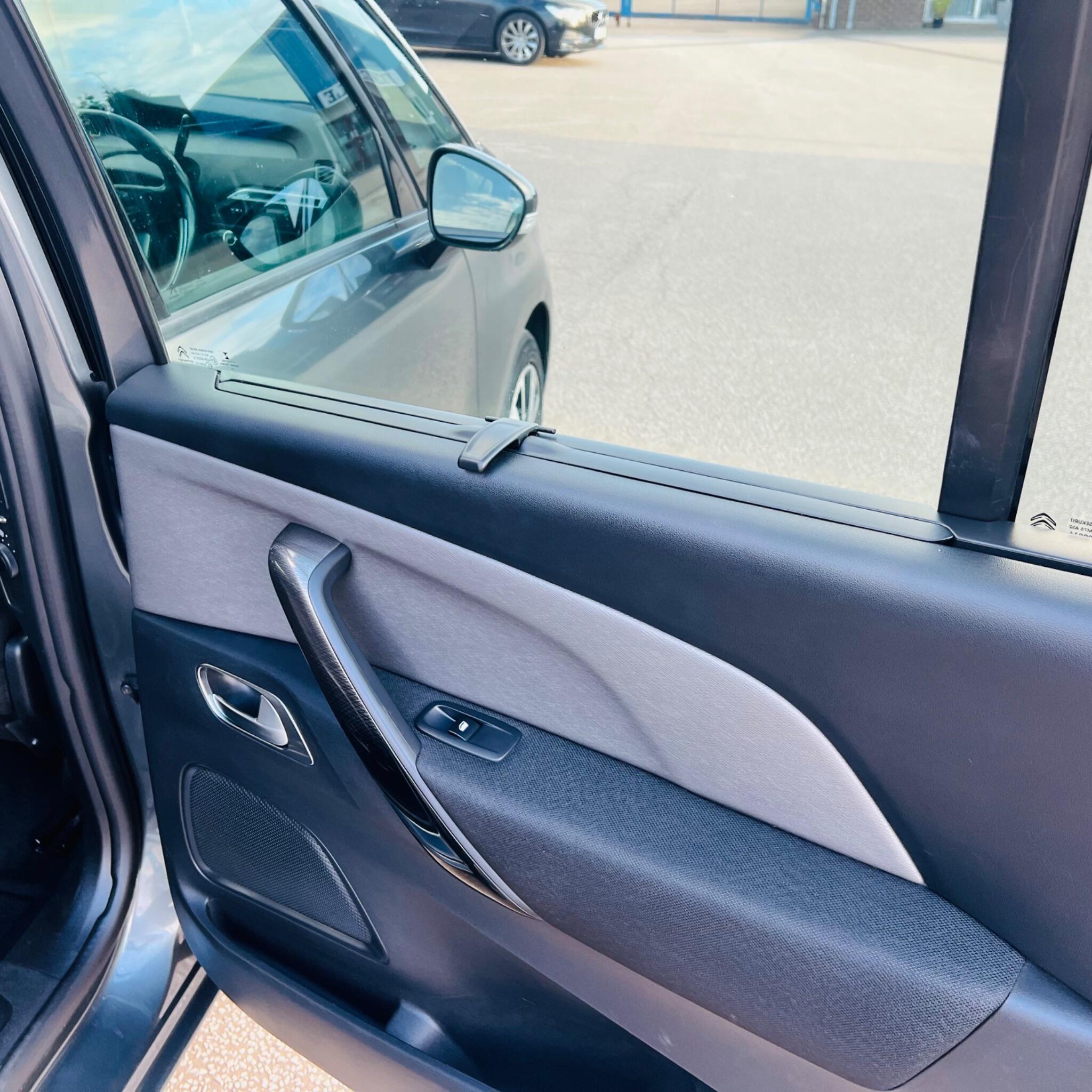 Citroen Grand C4 Picasso view 14