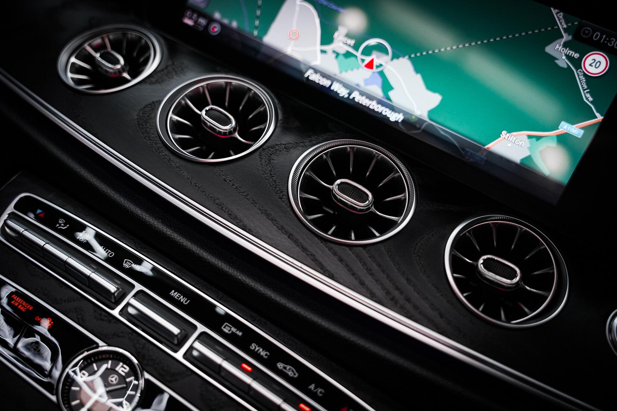 Mercedes-Benz E-Class view 43
