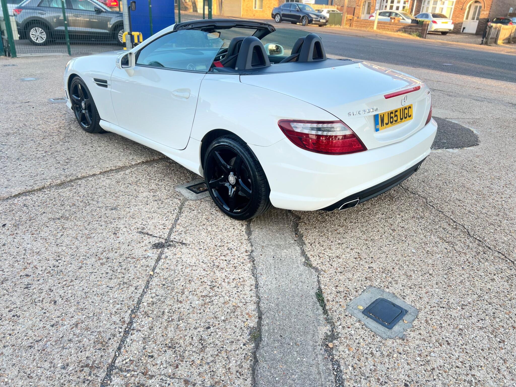 Mercedes-Benz SLK view 9