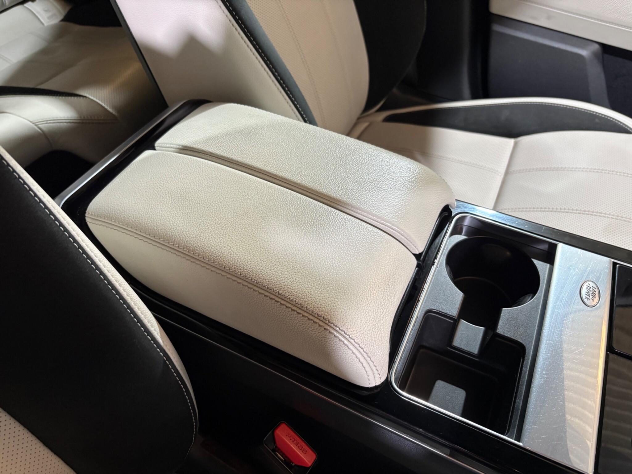 Land Rover Range Rover Velar view 26