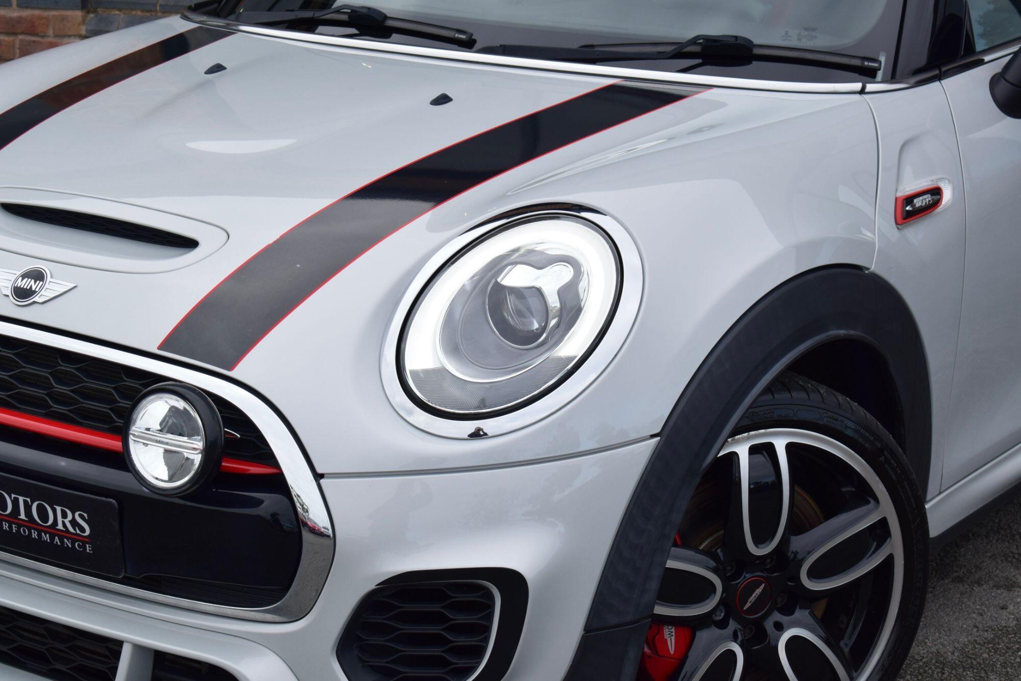 Mini Hatch view 39