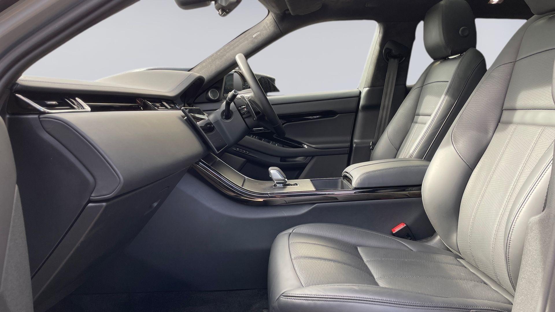 Land Rover Range Rover Evoque view 3