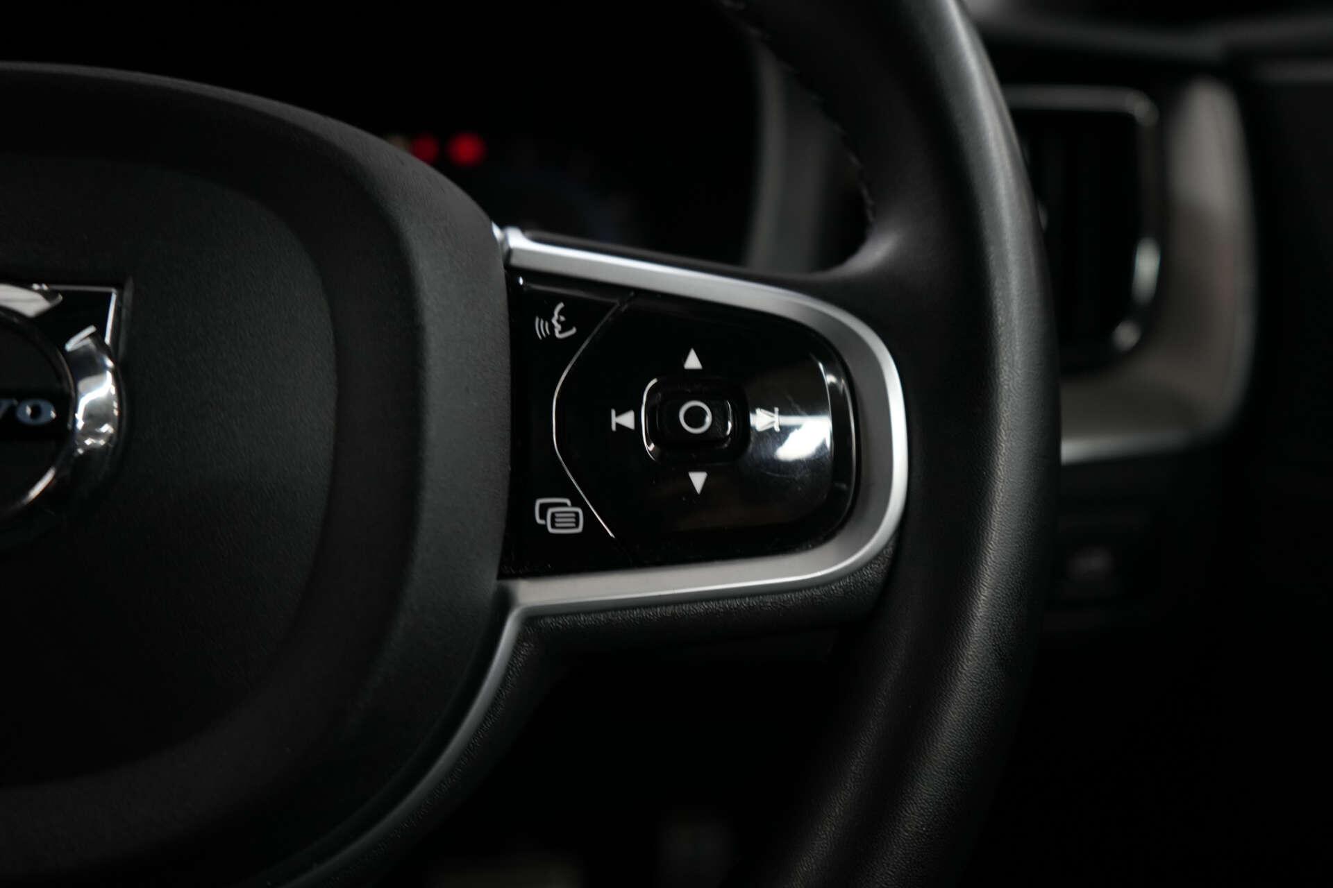 Volvo XC60 view 34