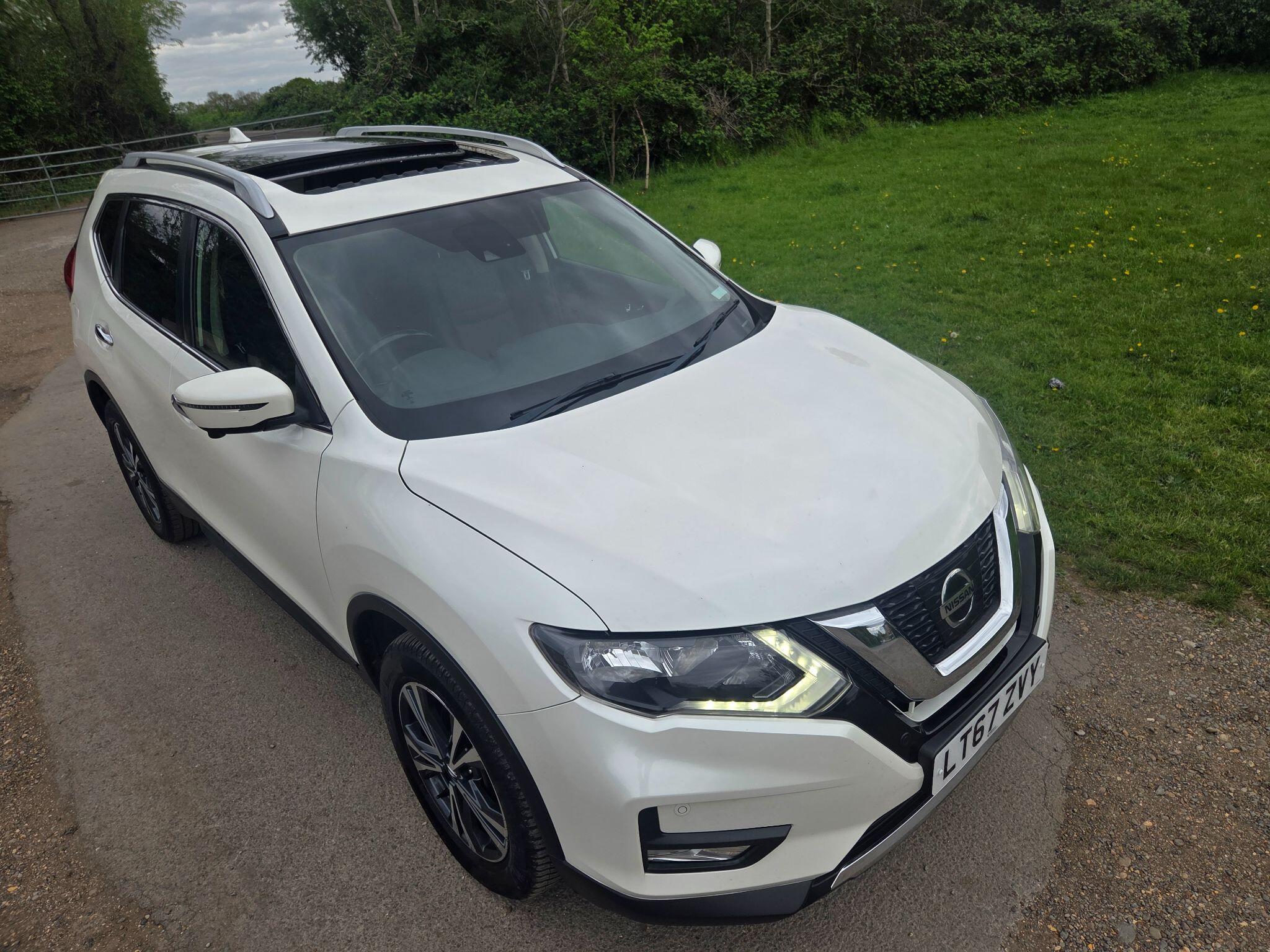 Nissan X-Trail view 2