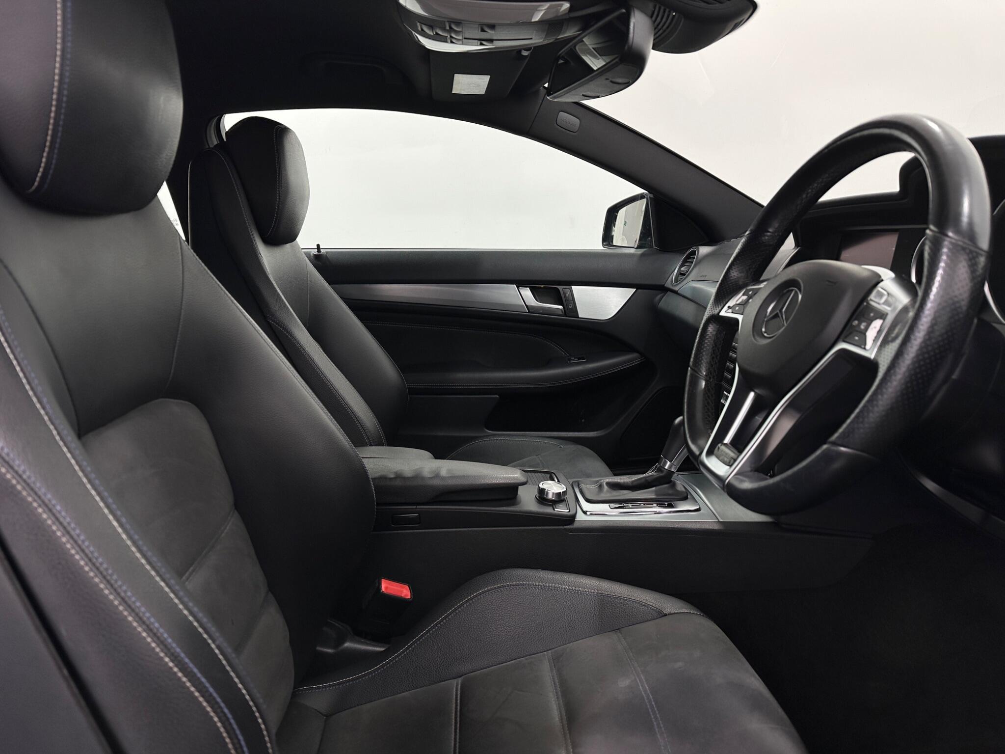 Mercedes-Benz C-Class view 30