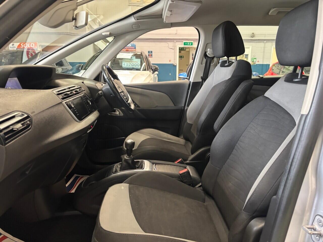 Citroen Grand C4 Picasso view 27