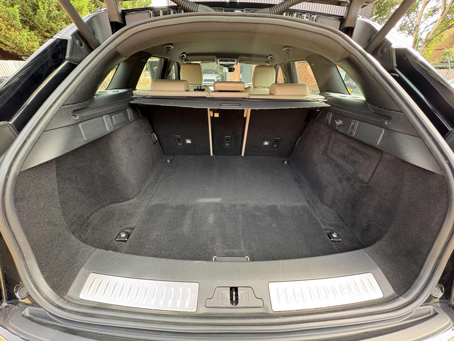 Land Rover Range Rover Velar view 49