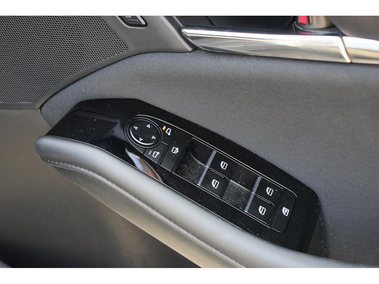 Mazda Mazda3 view 32