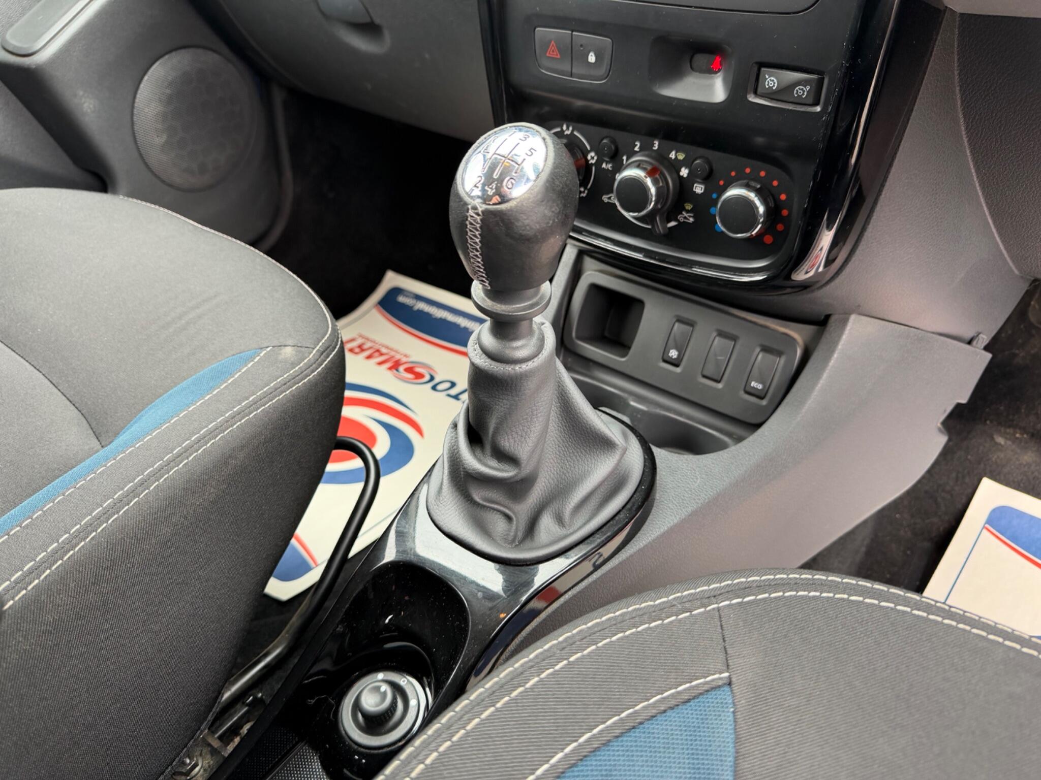 Dacia Duster view 10