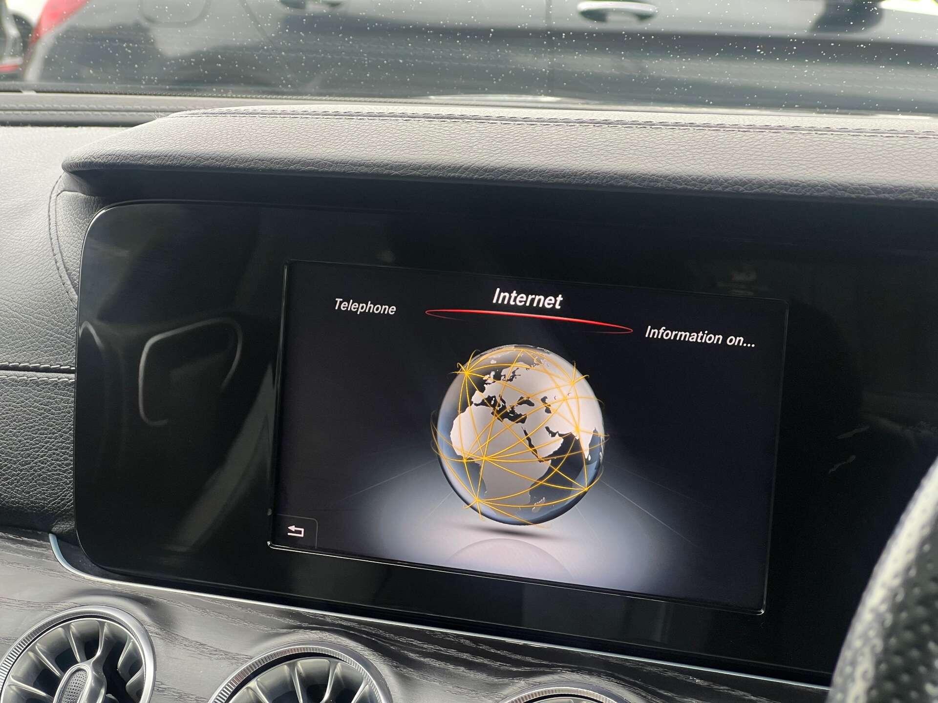 Mercedes-Benz E-Class view 30