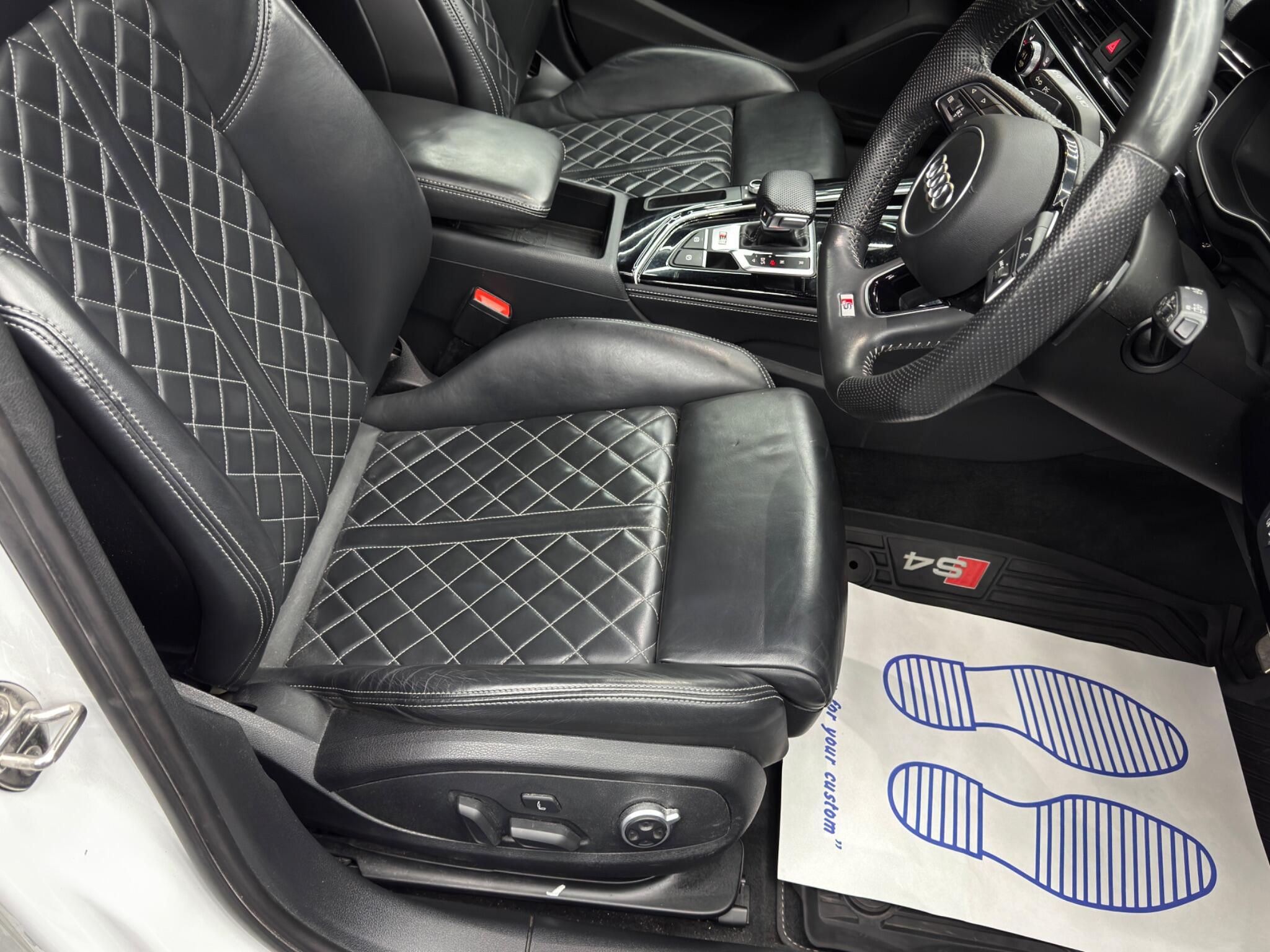 Audi S4 view 13
