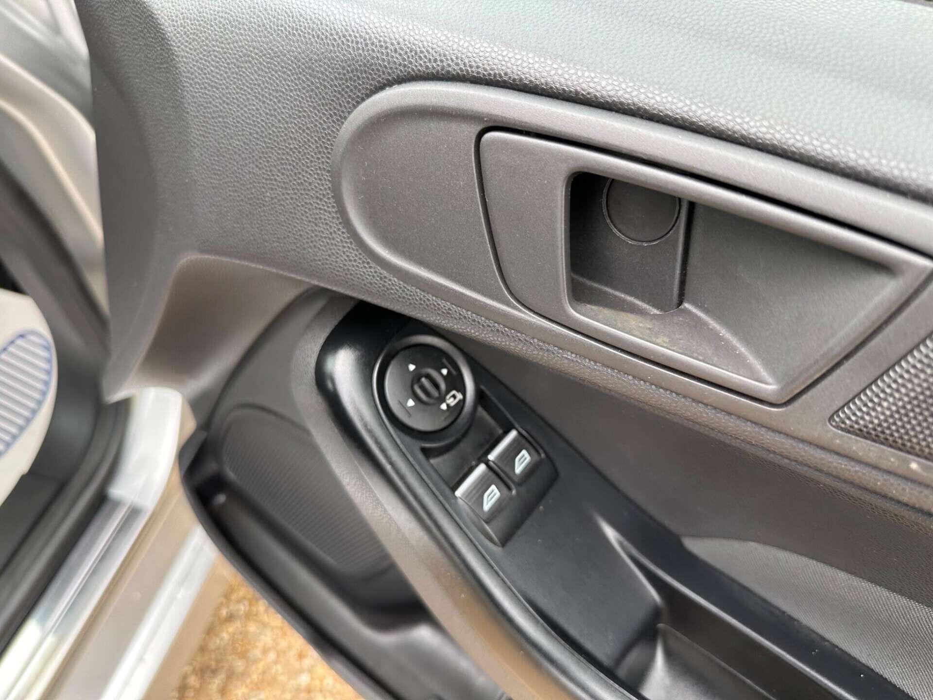 Ford Fiesta view 10